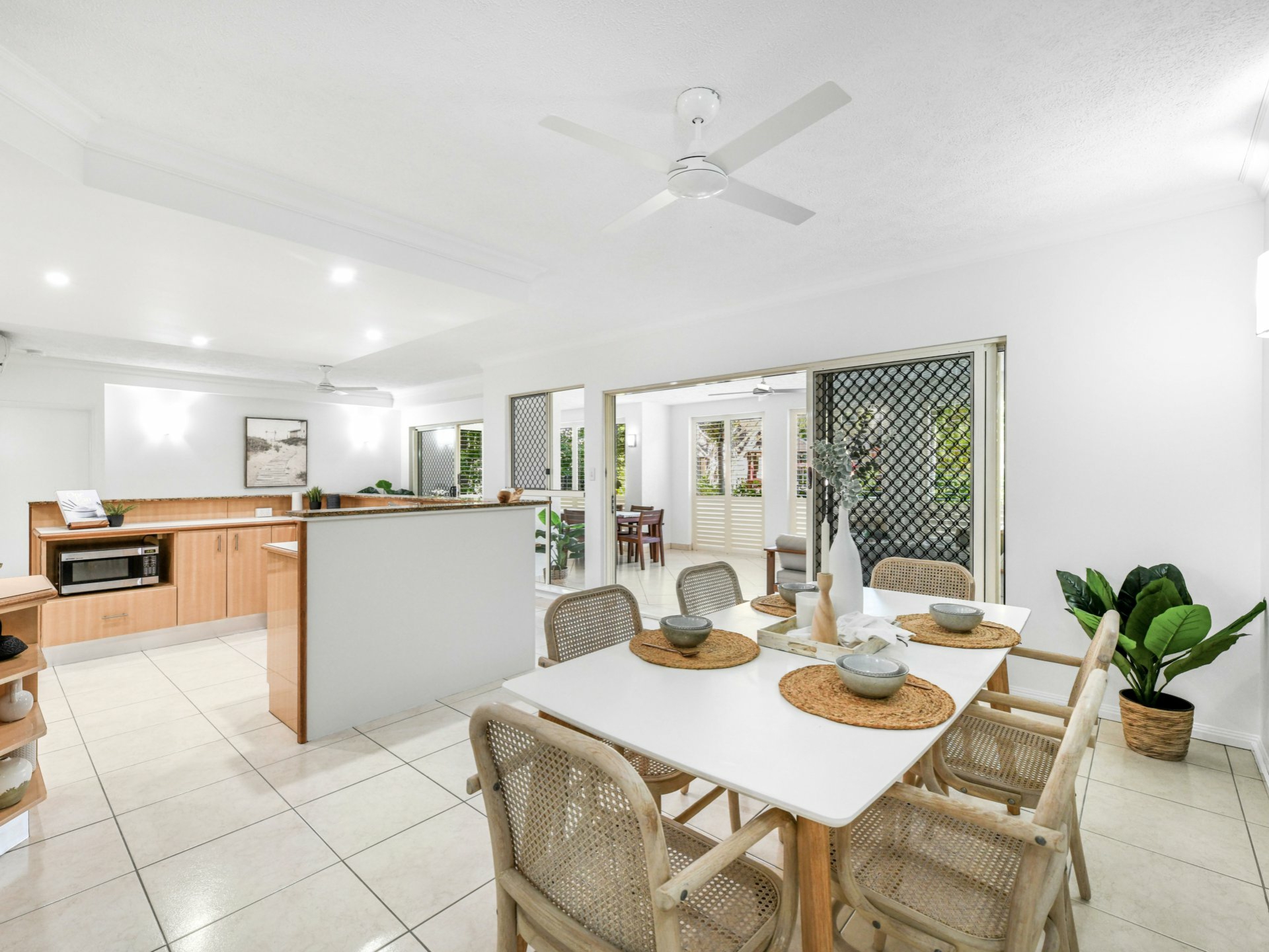 502/2-10 Greenslopes Street, CAIRNS NORTH