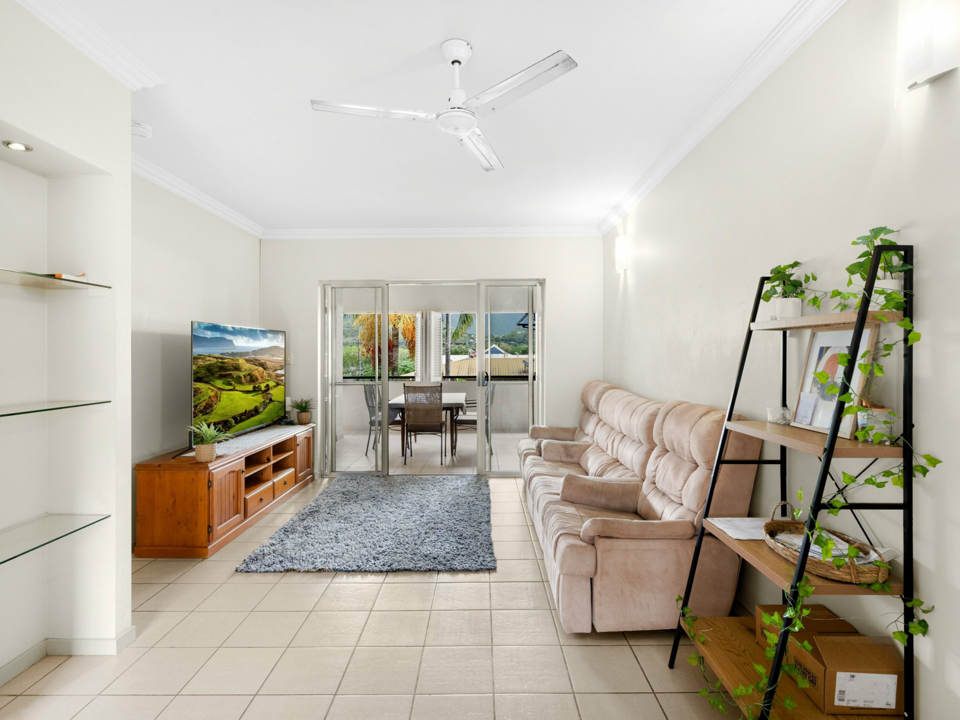 209/2-8 Centenary Close, Manoora