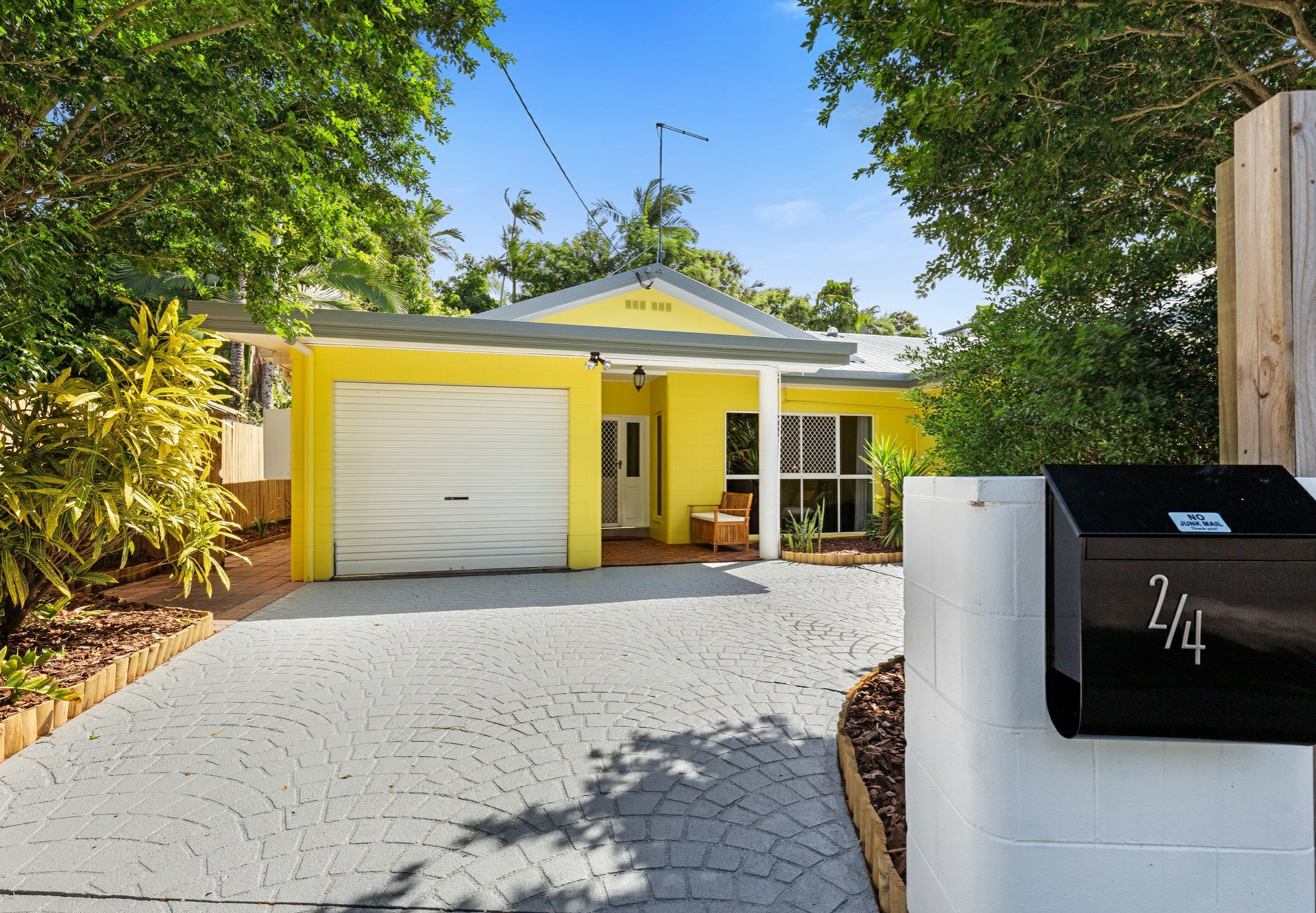 2/4 Corkill Street, Freshwater