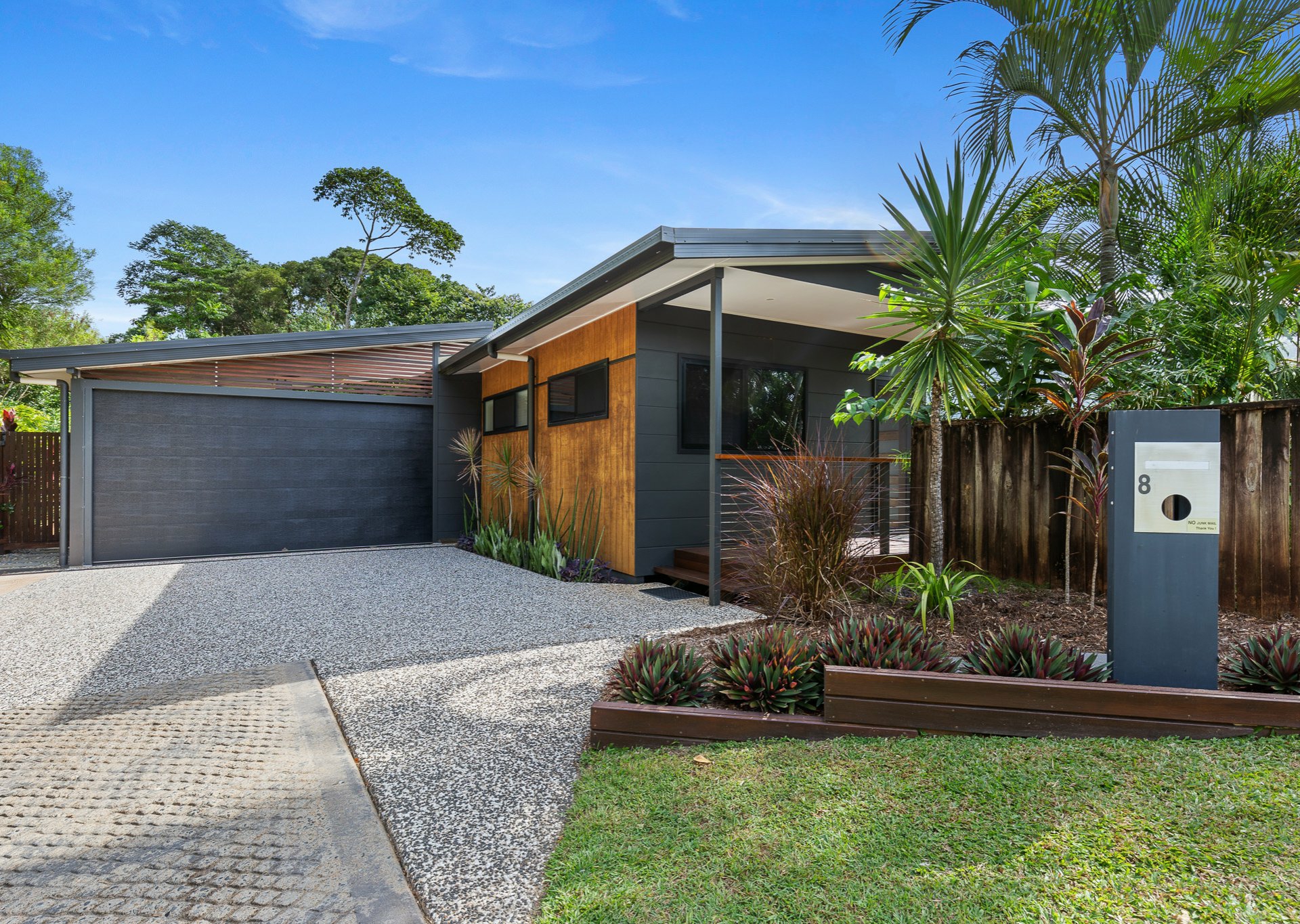 8 Stapleton Close, REDLYNCH