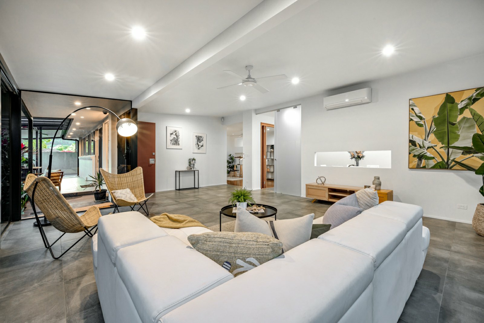 2-4 Kevin Street, WHITFIELD