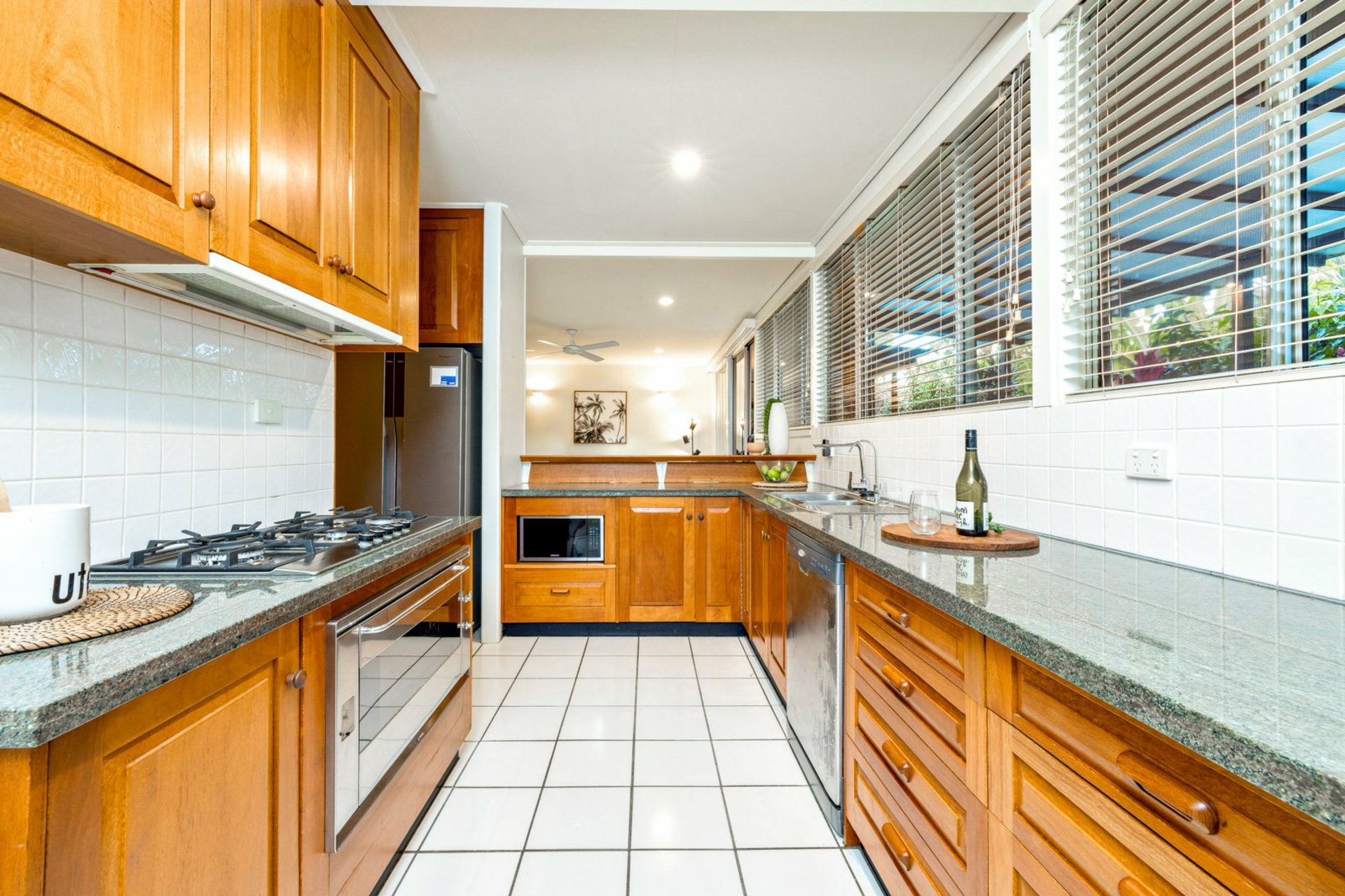 2-4 Kevin Street, WHITFIELD