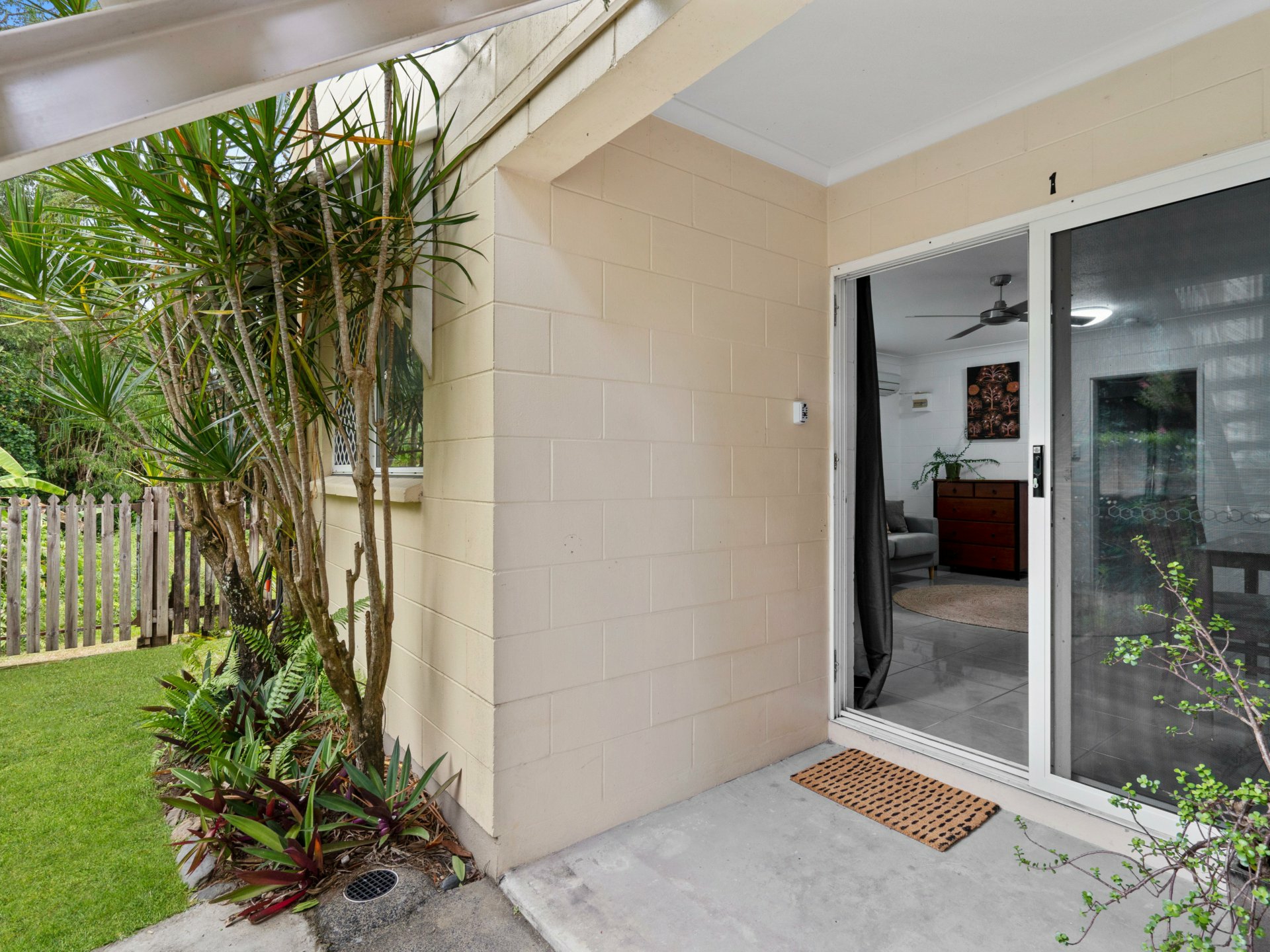 1/180 Pease Street Manoora QLD - Property Details - LJ Hooker