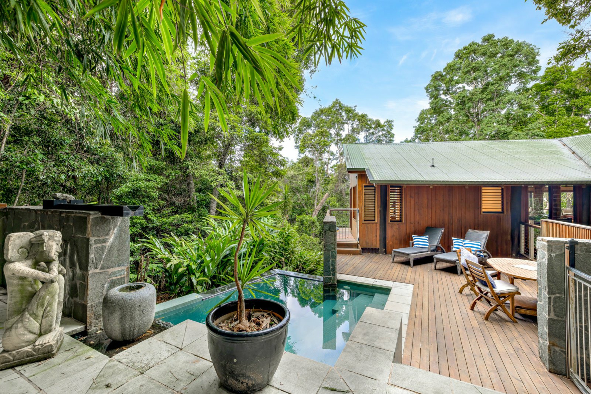 9 Barklya Close, KAMERUNGA