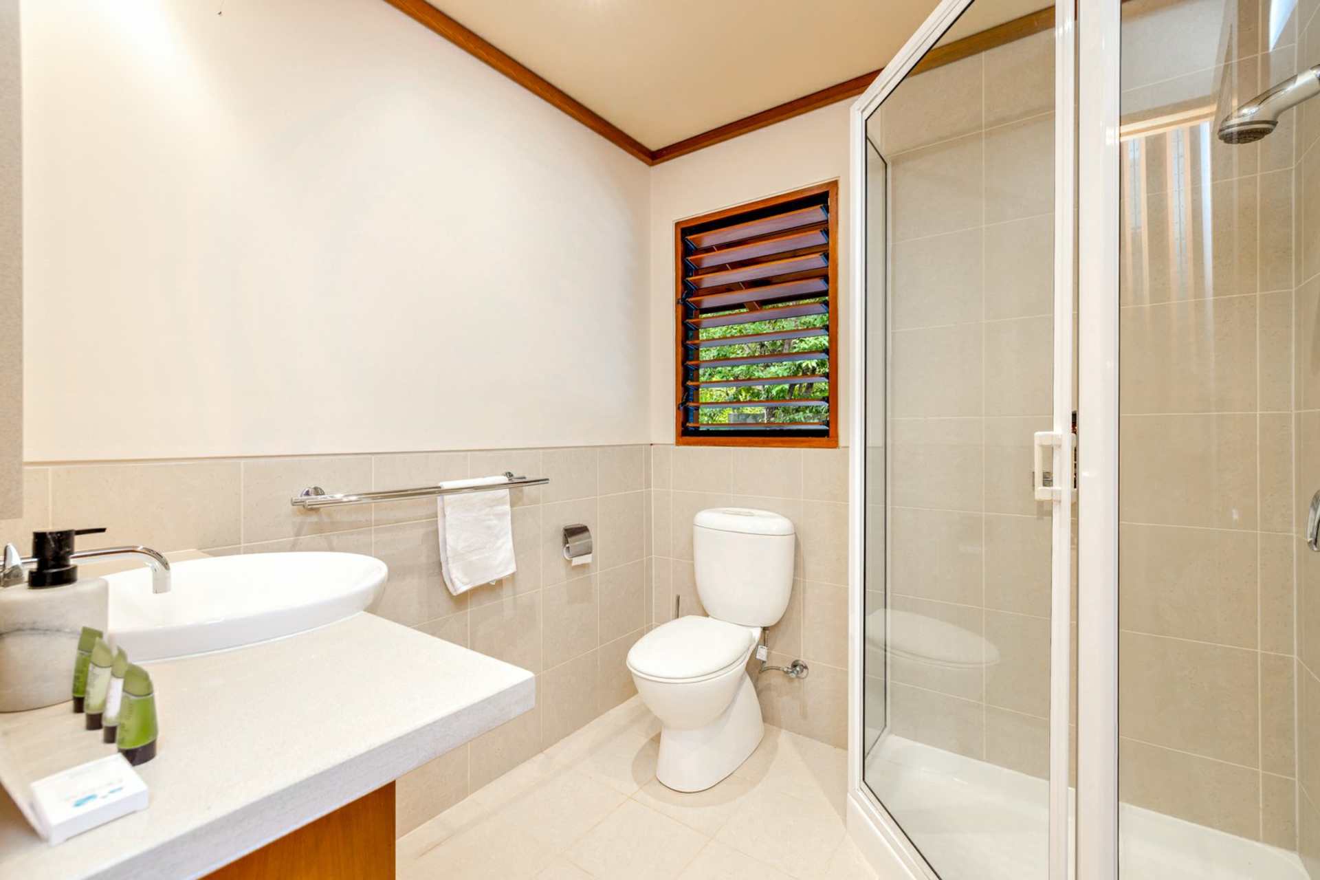 9 Barklya Close, KAMERUNGA