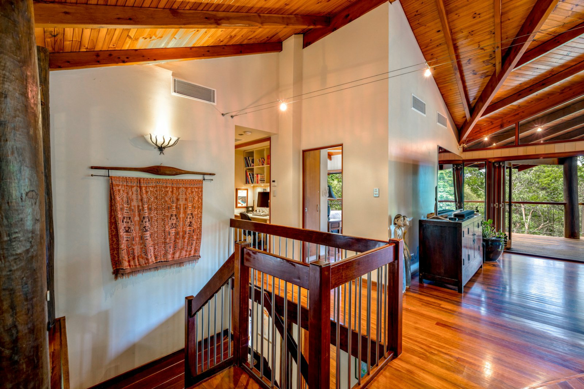 9 Barklya Close, KAMERUNGA