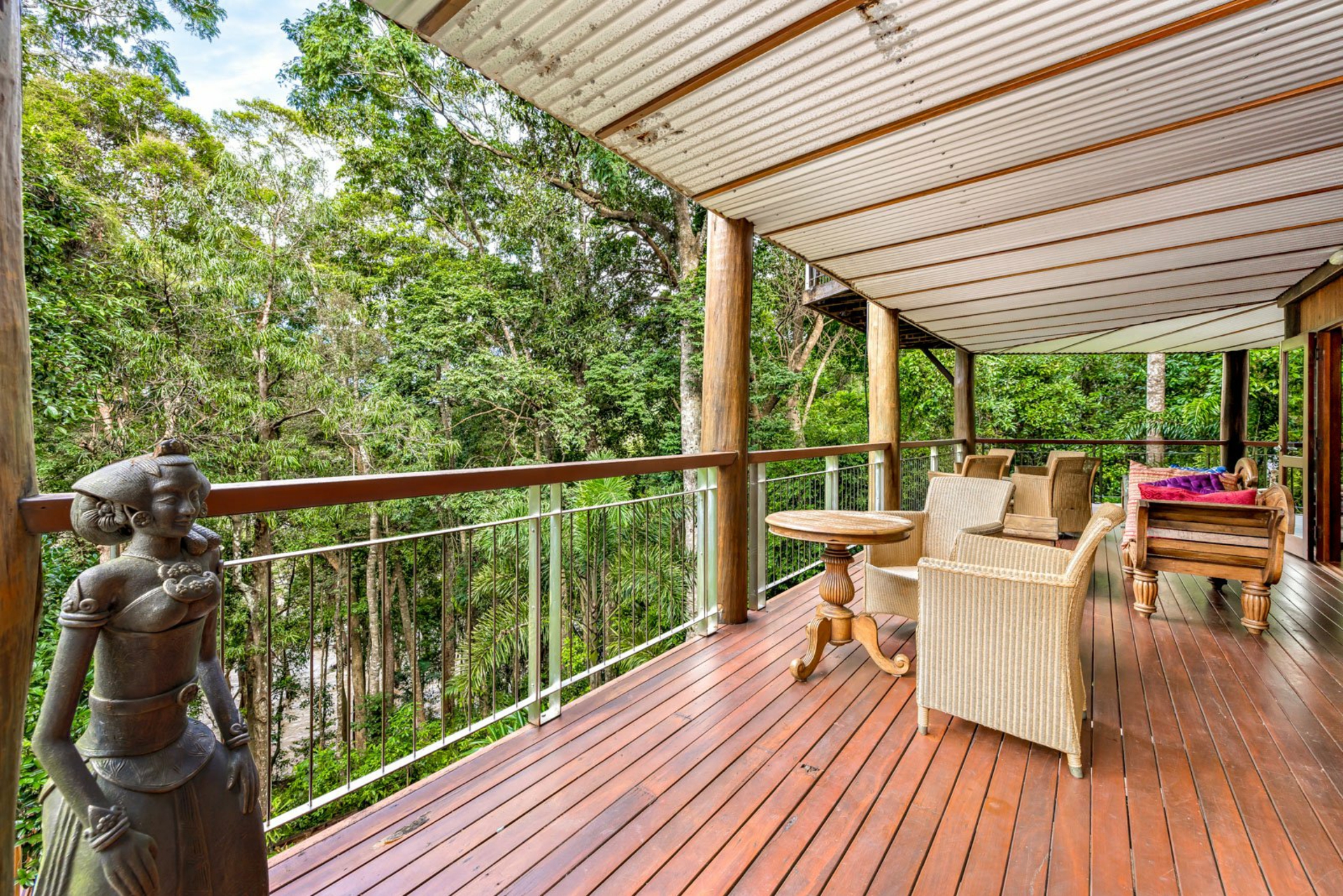 9 Barklya Close, KAMERUNGA