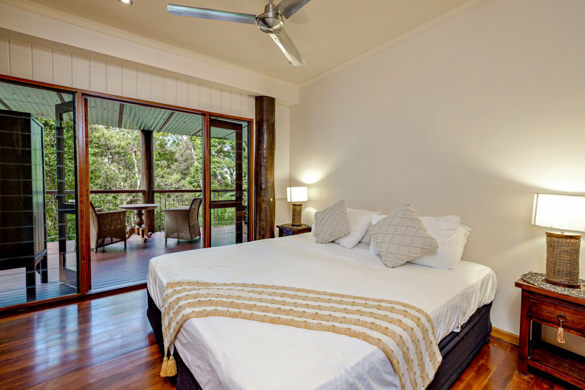 9 Barklya Close, KAMERUNGA