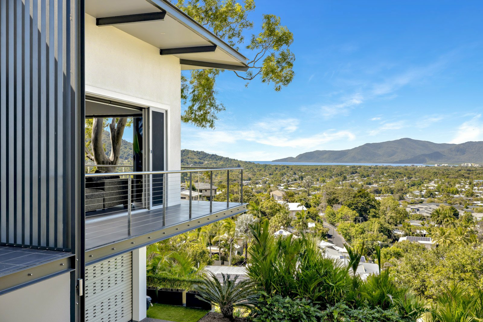 8 Knowles Street, WHITFIELD