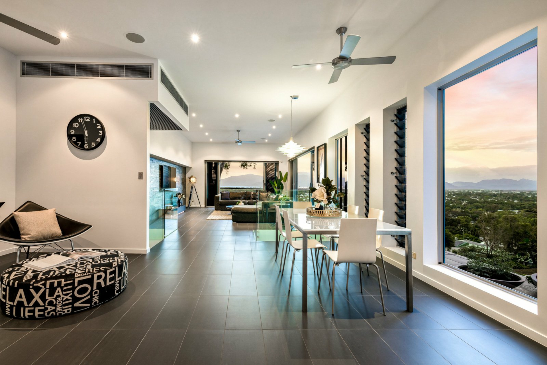 8 Knowles Street, WHITFIELD