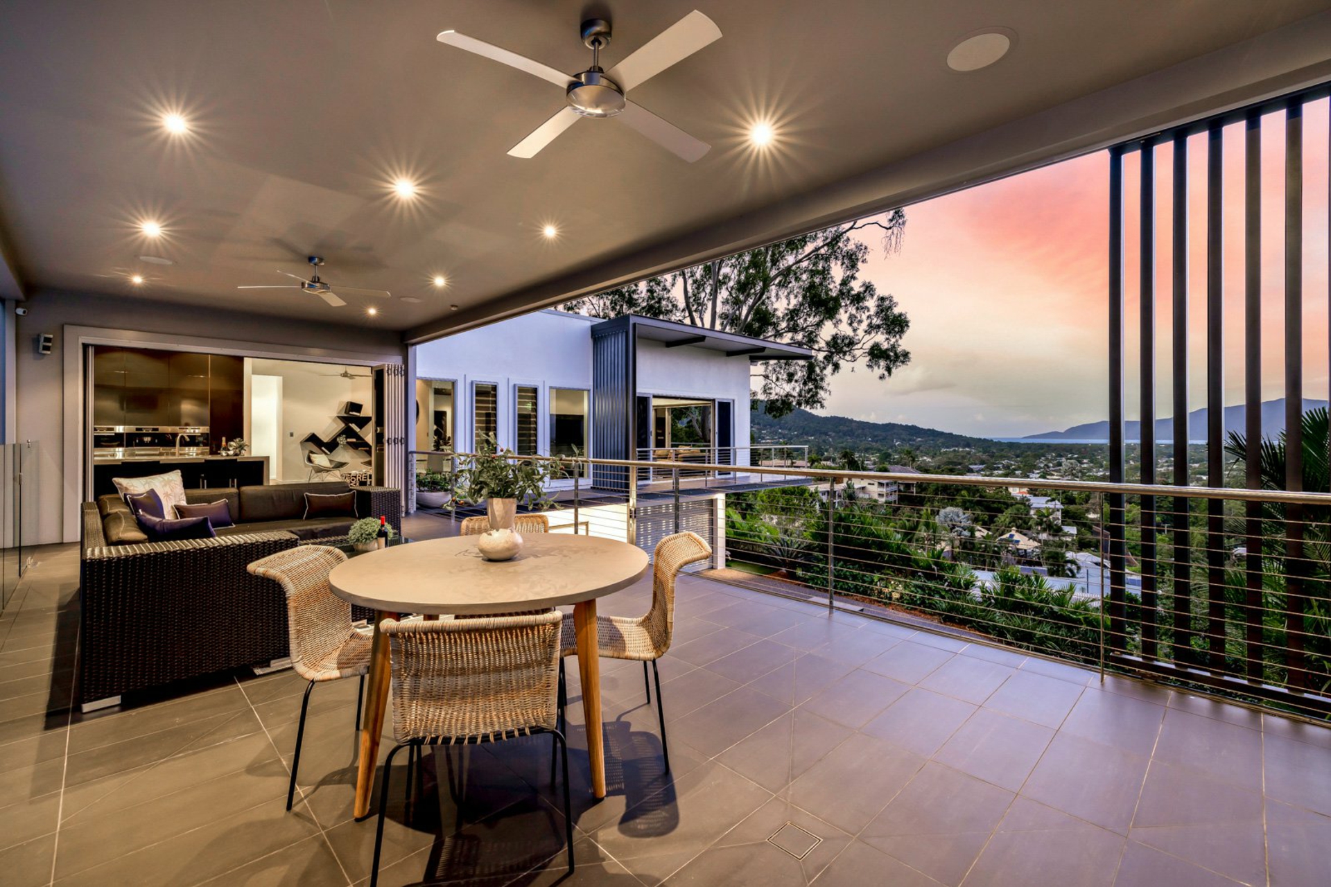 8 Knowles Street, WHITFIELD