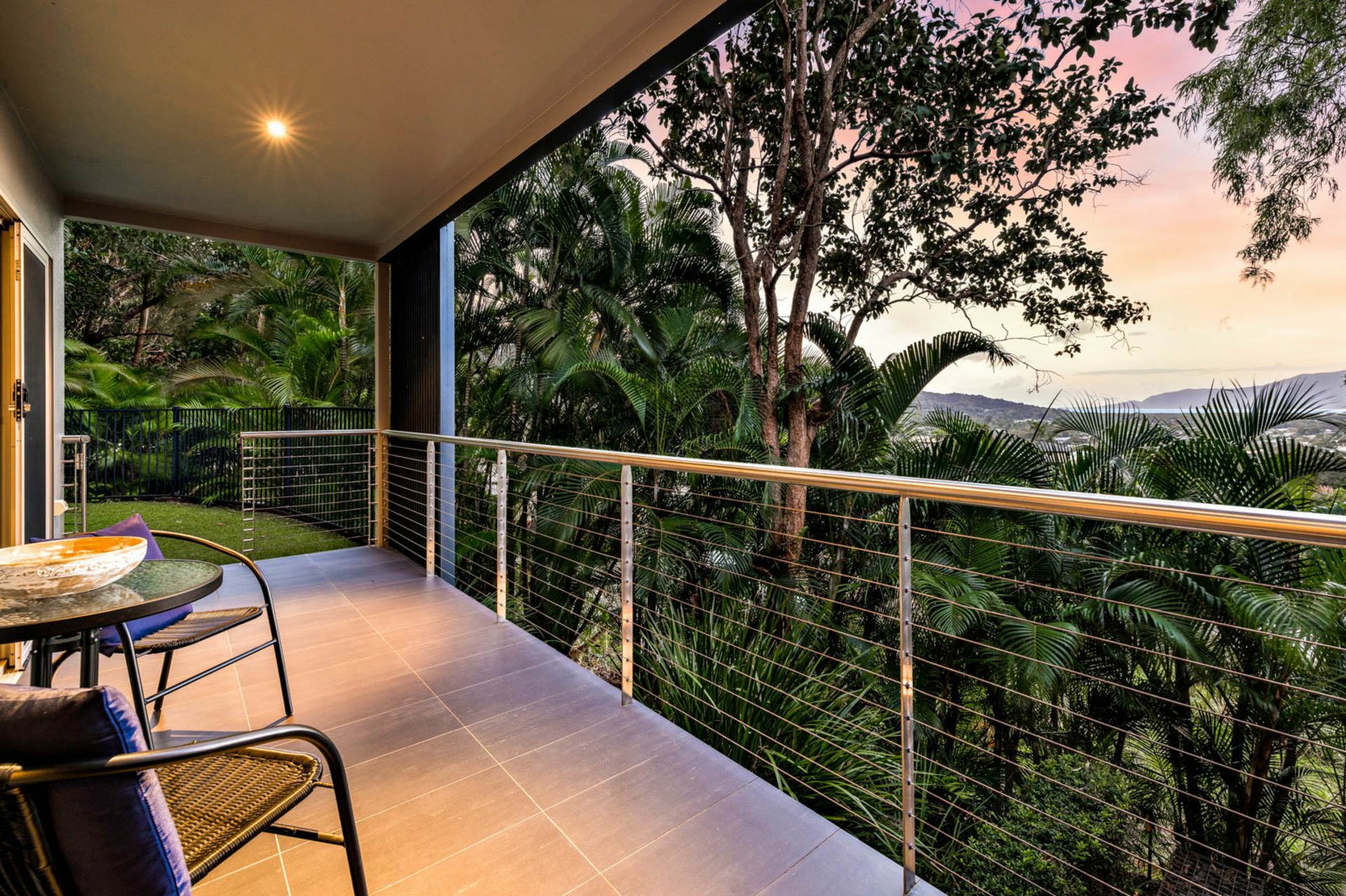 8 Knowles Street, WHITFIELD