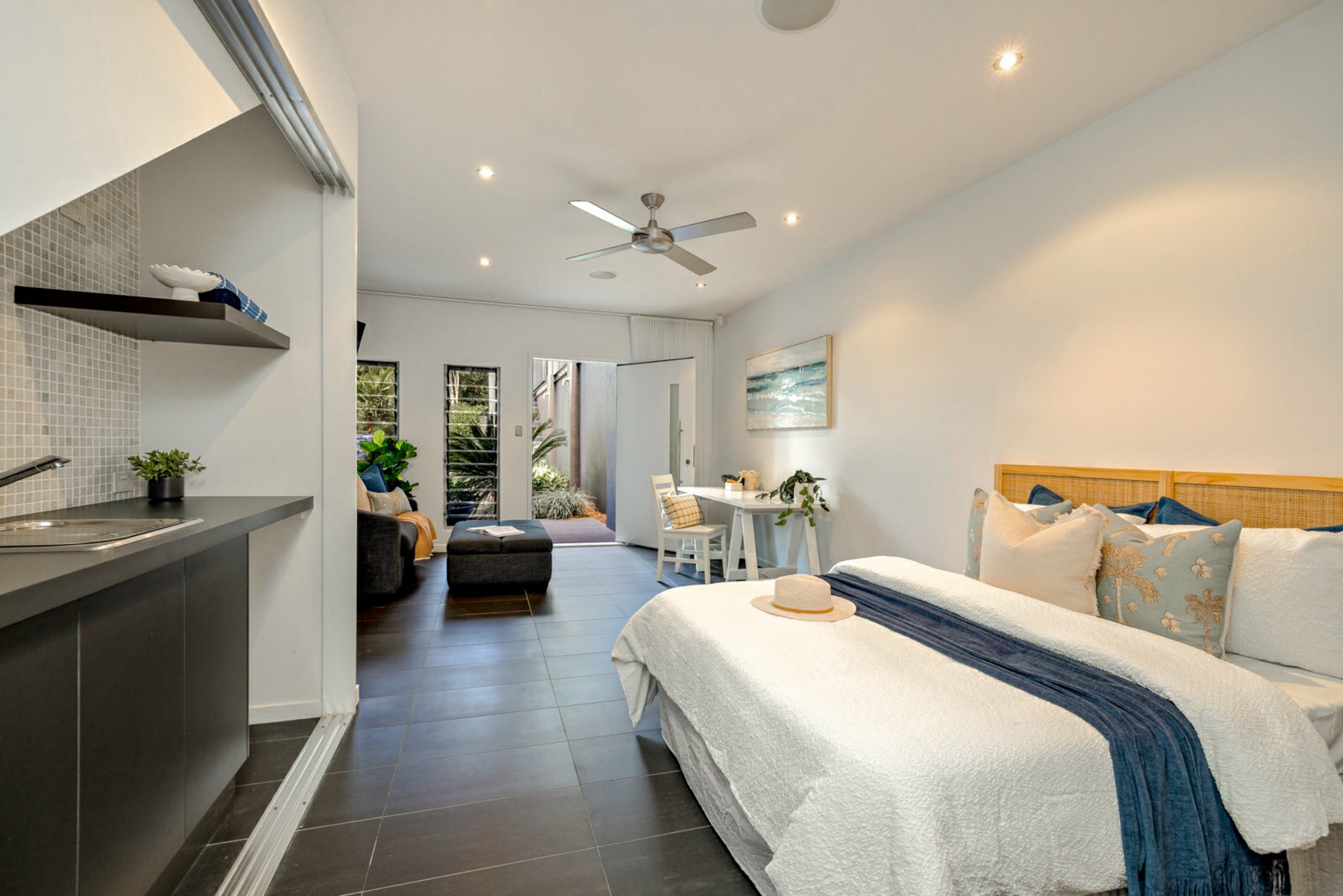 8 Knowles Street, WHITFIELD