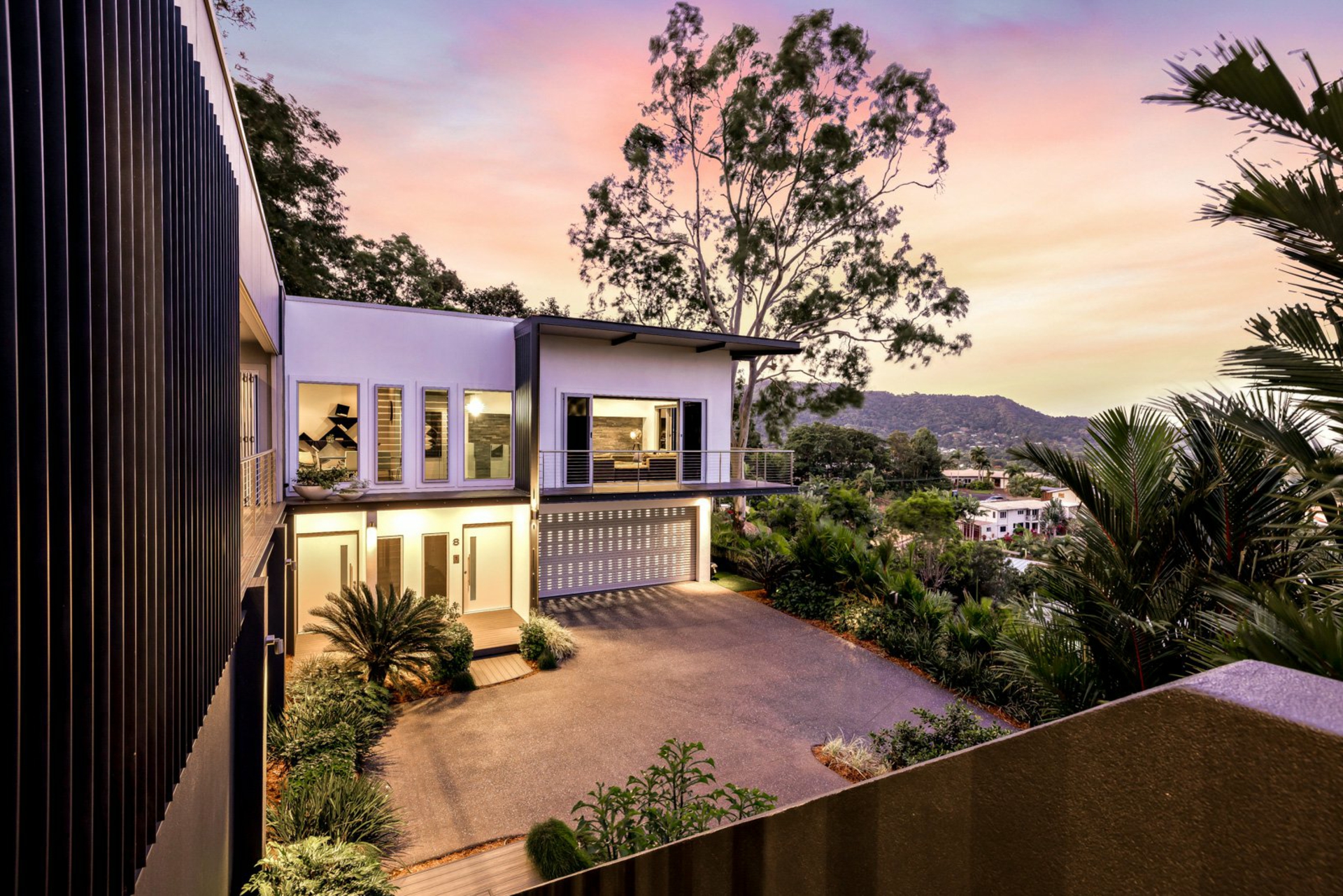 8 Knowles Street, WHITFIELD