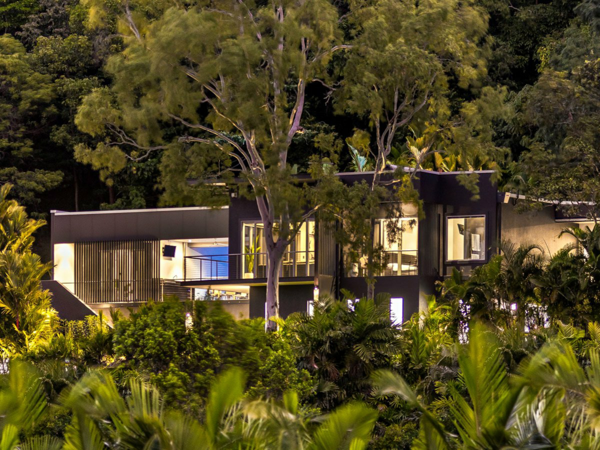 8 Knowles Street, WHITFIELD