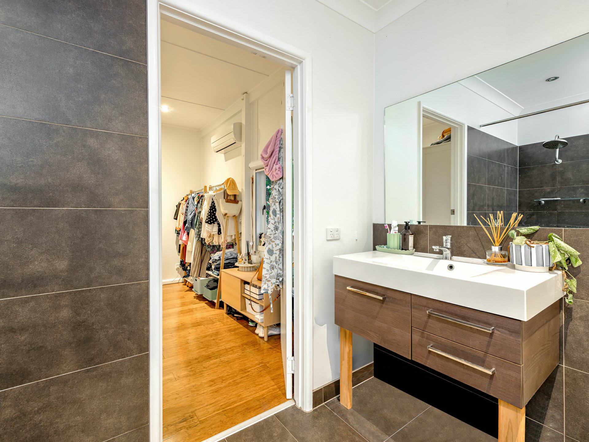 25 Murchison Street, WHITFIELD
