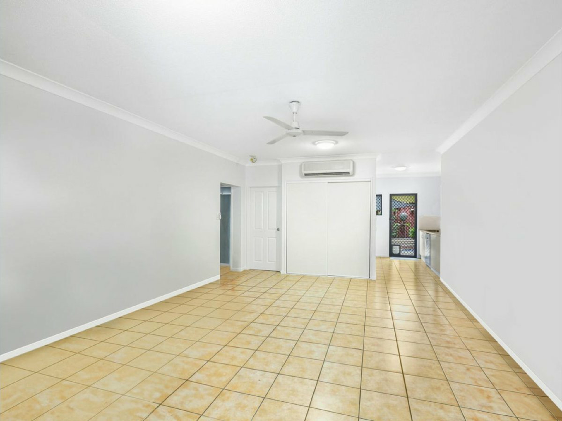 6/3 Stratford Parade, STRATFORD