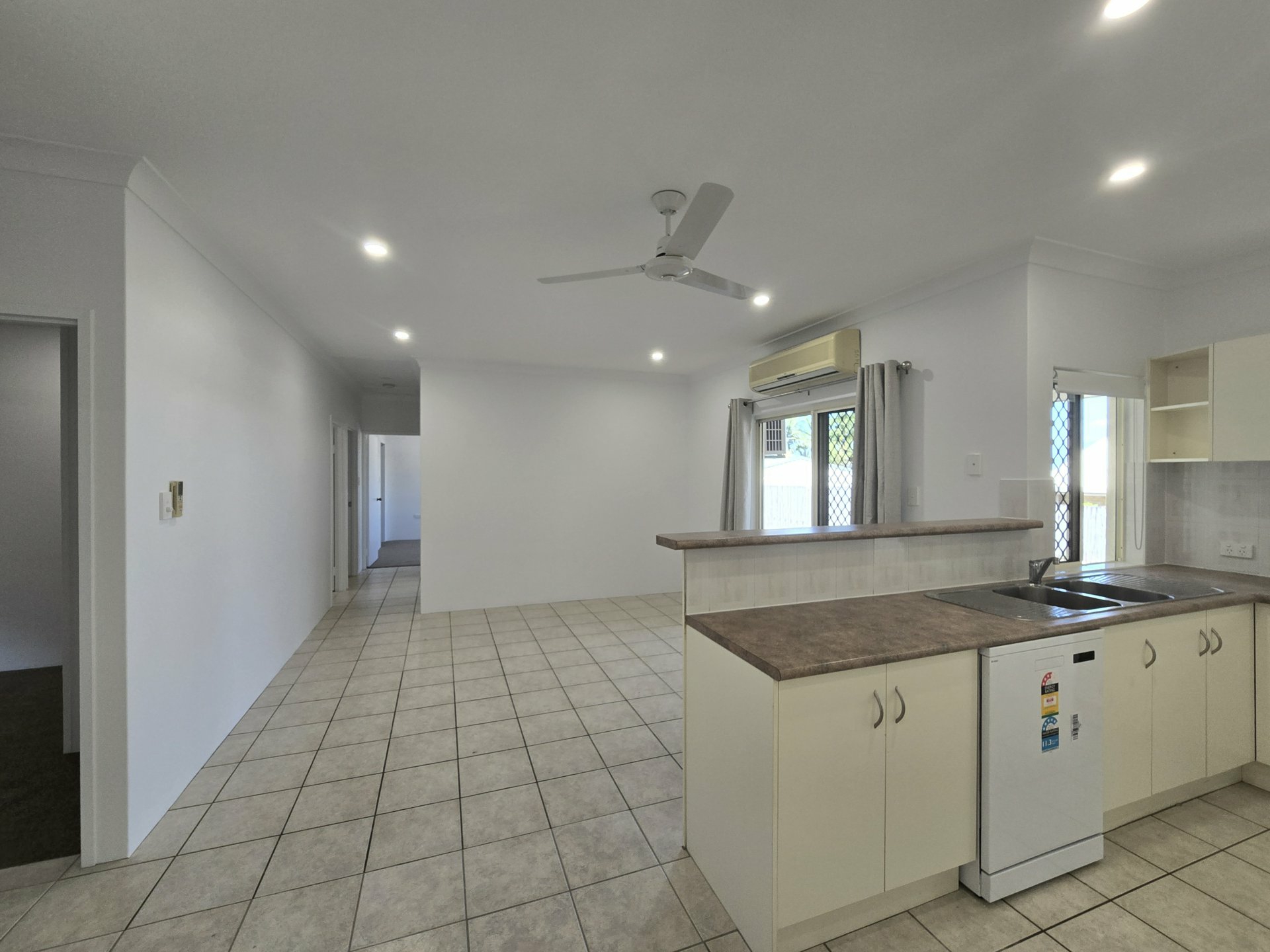 4 Sundew Close, MOUNT SHERIDAN