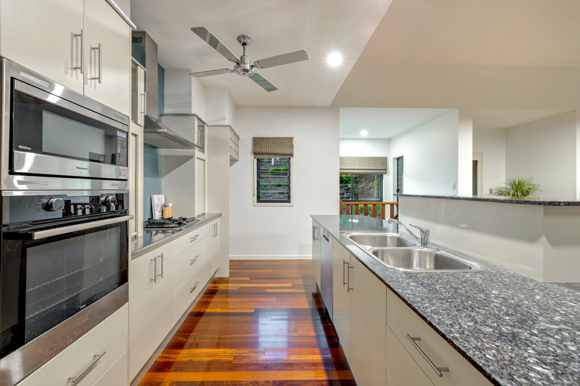 4 Planchonella Close, EDGE HILL