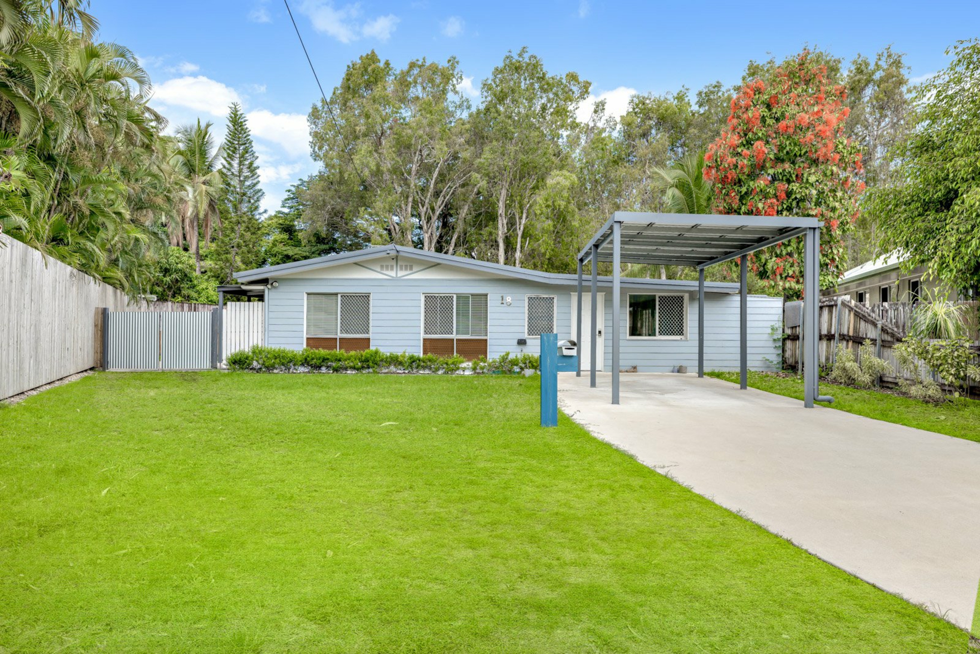 18 Moonah Street, Holloways Beach