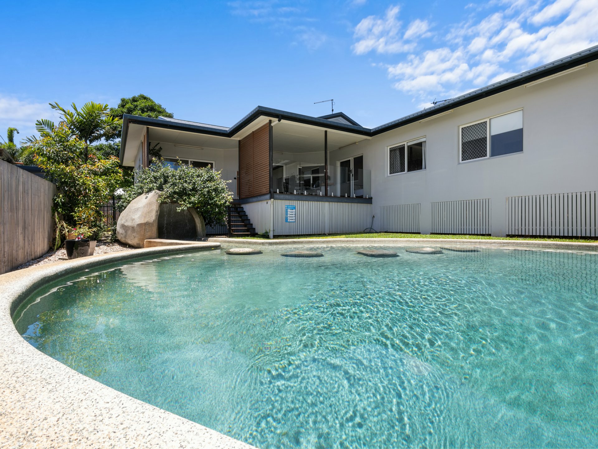 12 Staghorn Close, KAMERUNGA