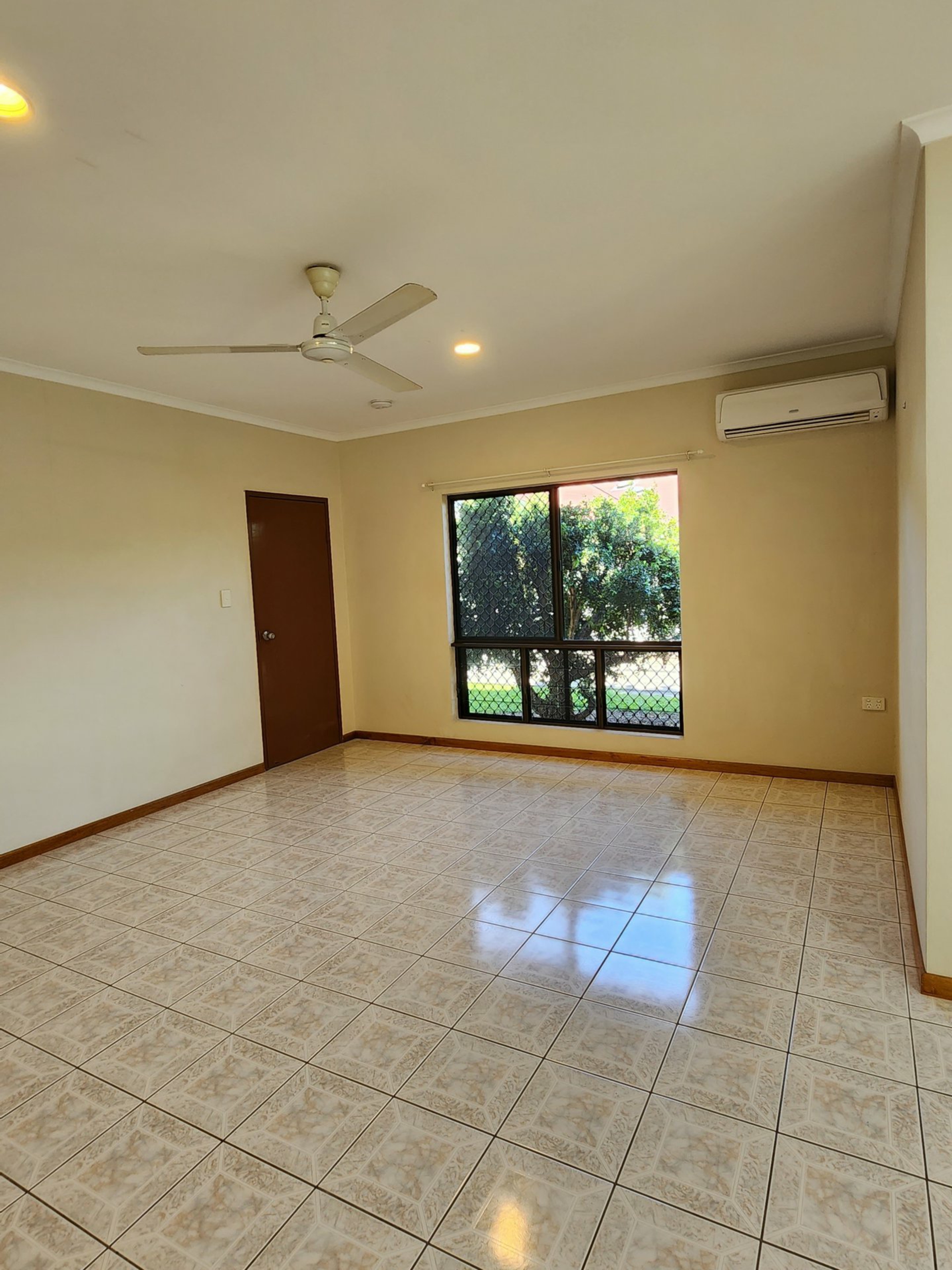 1/8 Kangaroo Street, BENTLEY PARK