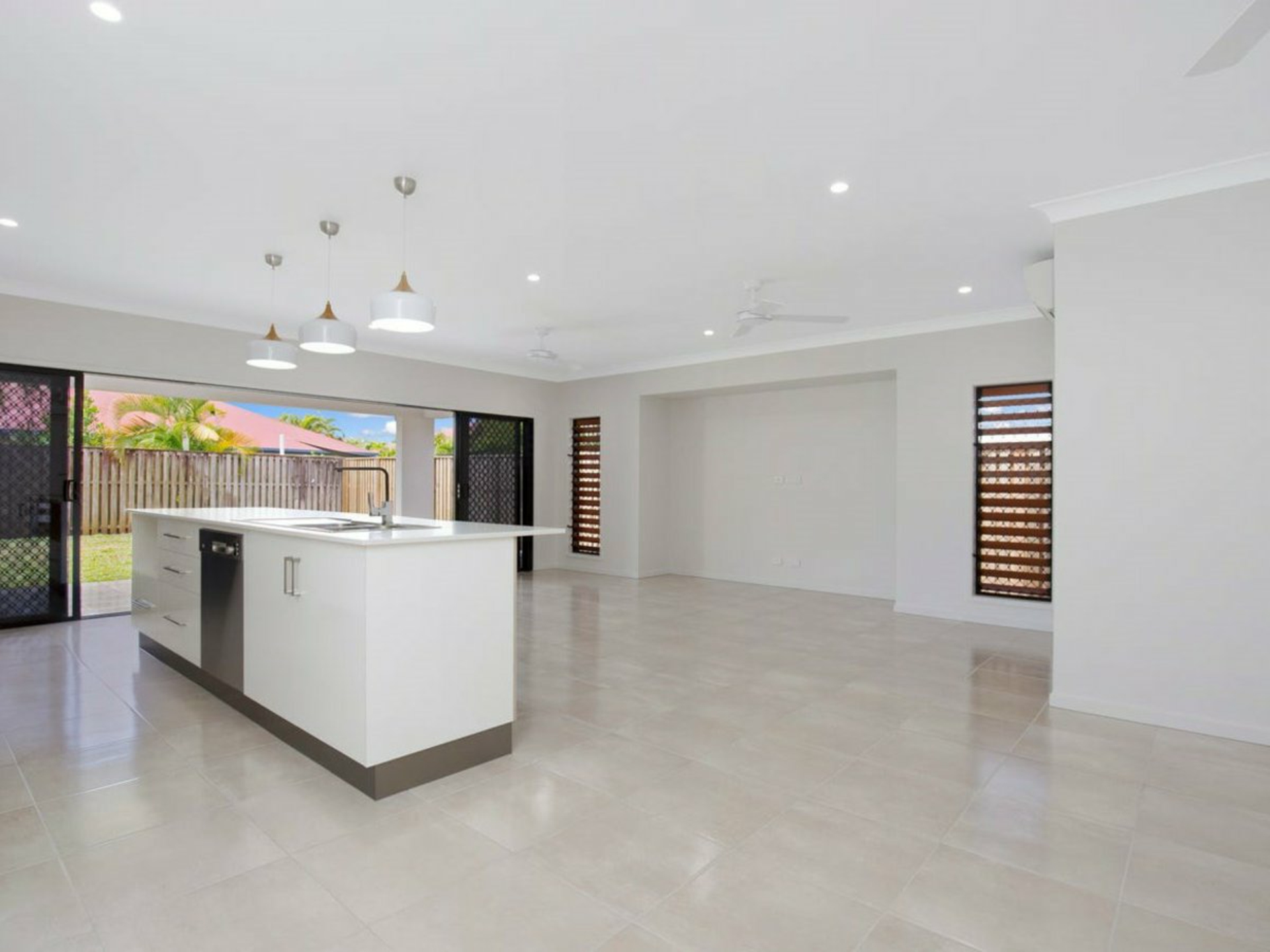 30 Aroona Street, CARAVONICA
