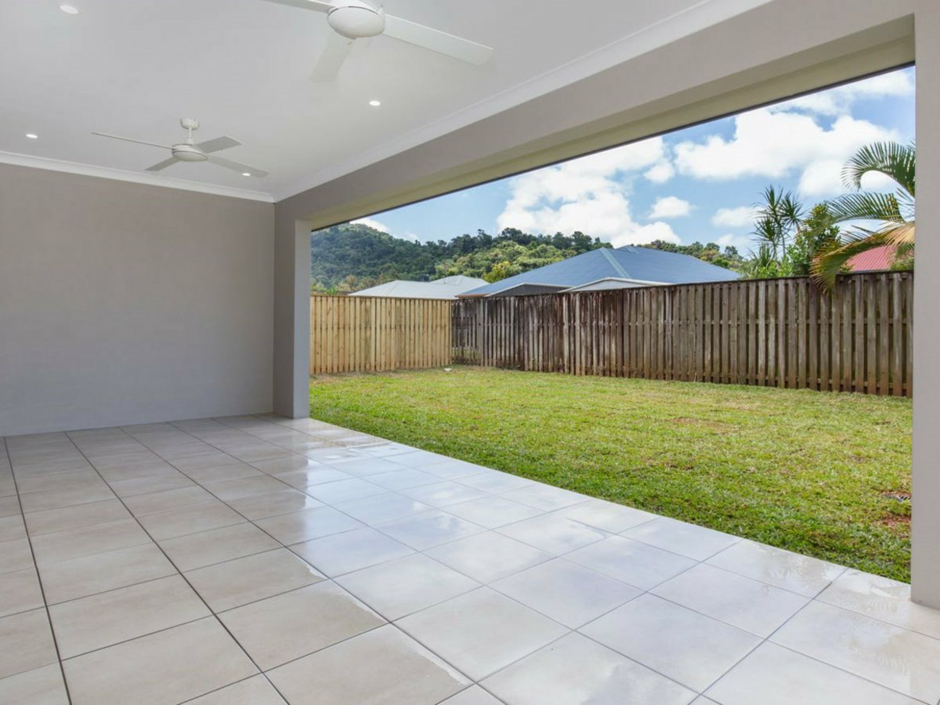 30 Aroona Street, CARAVONICA