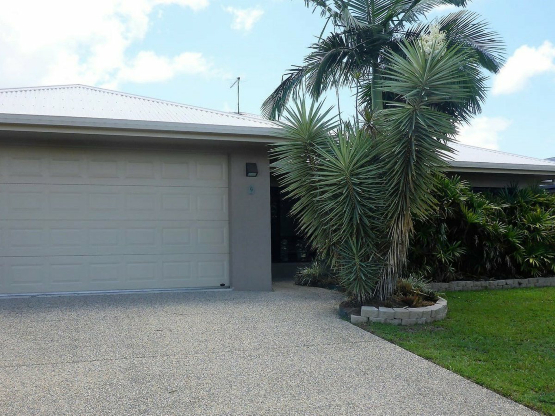 9 Ellibank Close, EDMONTON