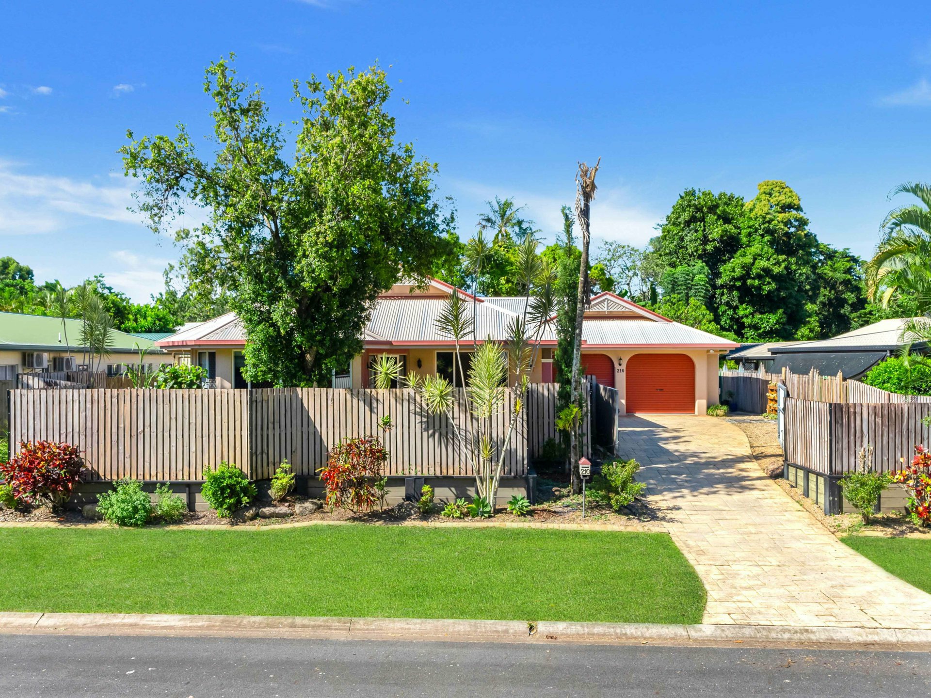210 Robert Road, BENTLEY PARK