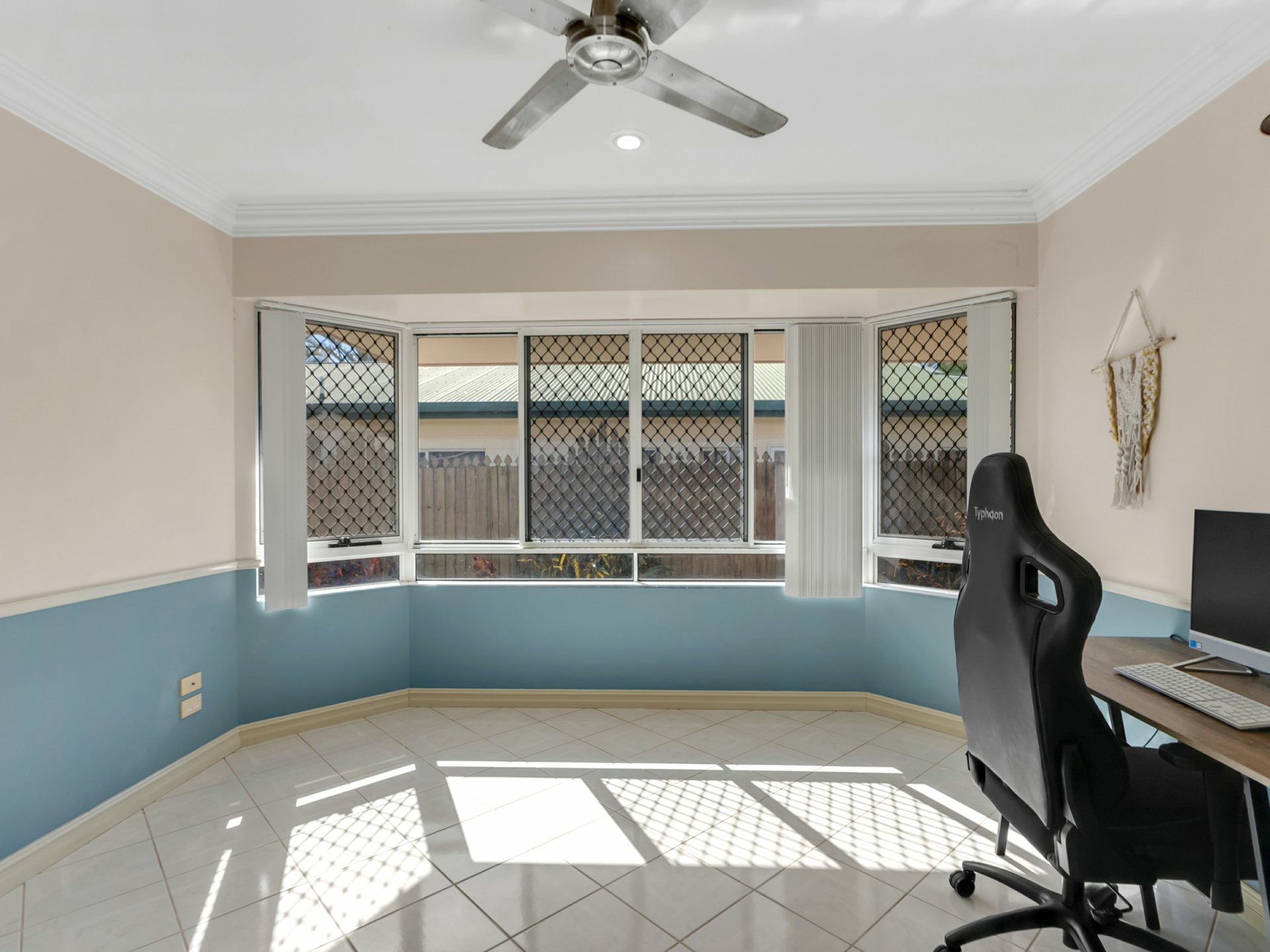 210 Robert Road, BENTLEY PARK