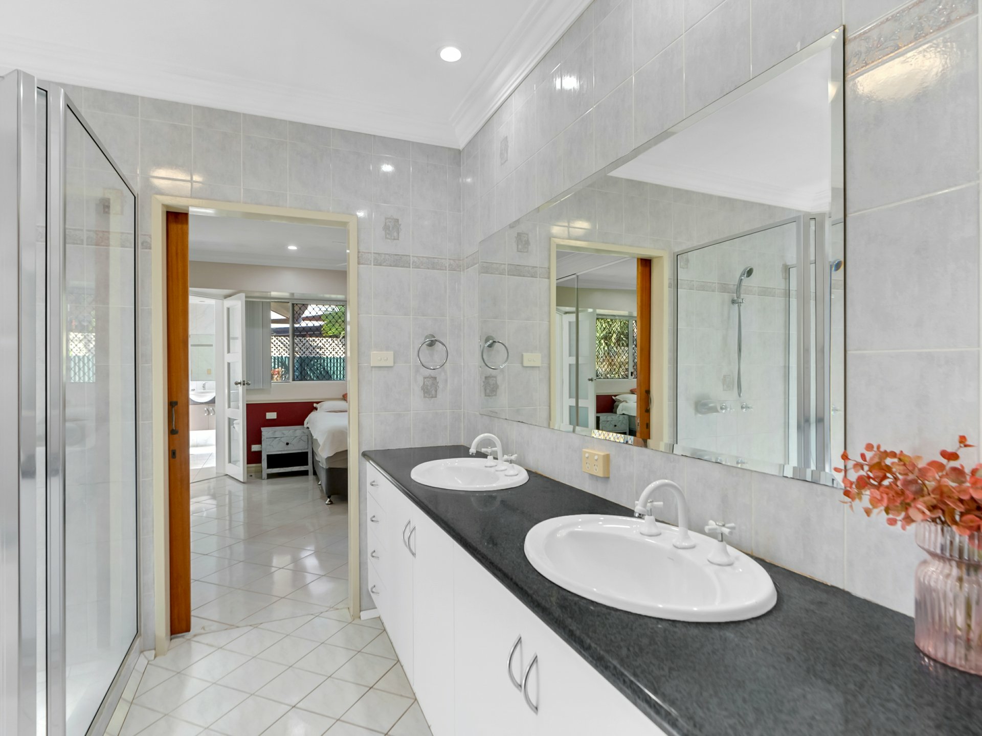 210 Robert Road, BENTLEY PARK