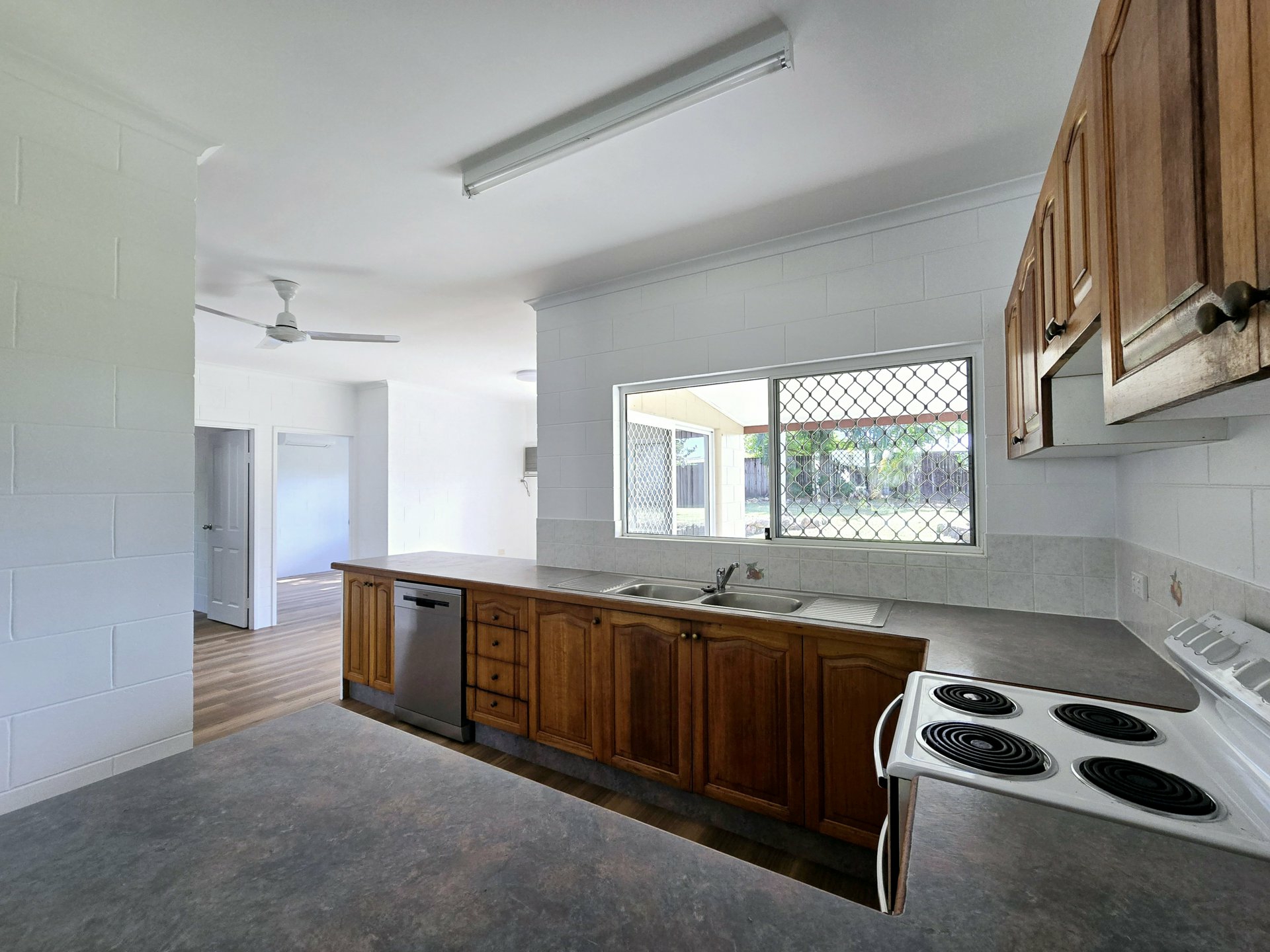 60 Barnard Drive, MOUNT SHERIDAN