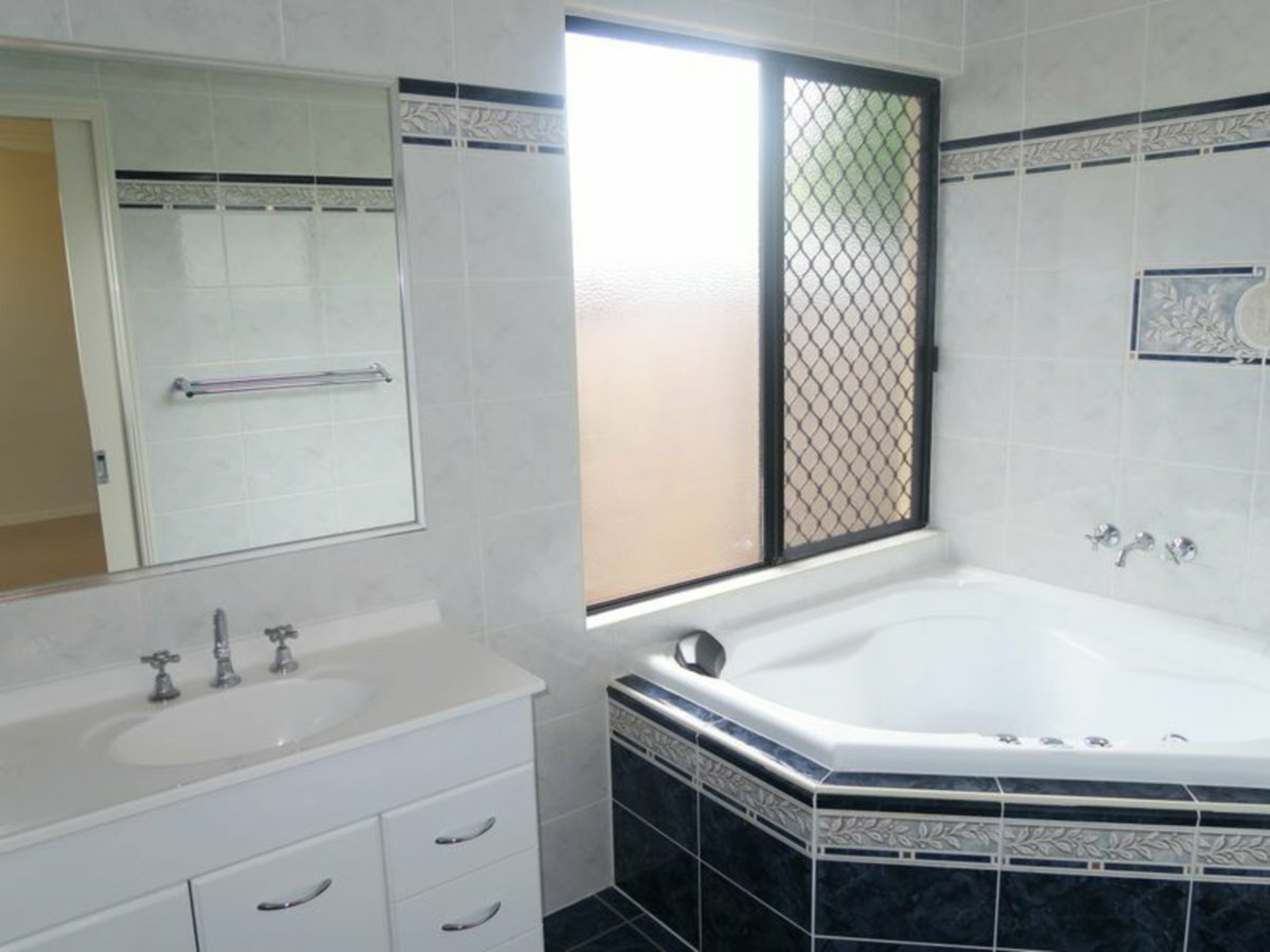 1 Monsoon Terrace, MOUNT SHERIDAN