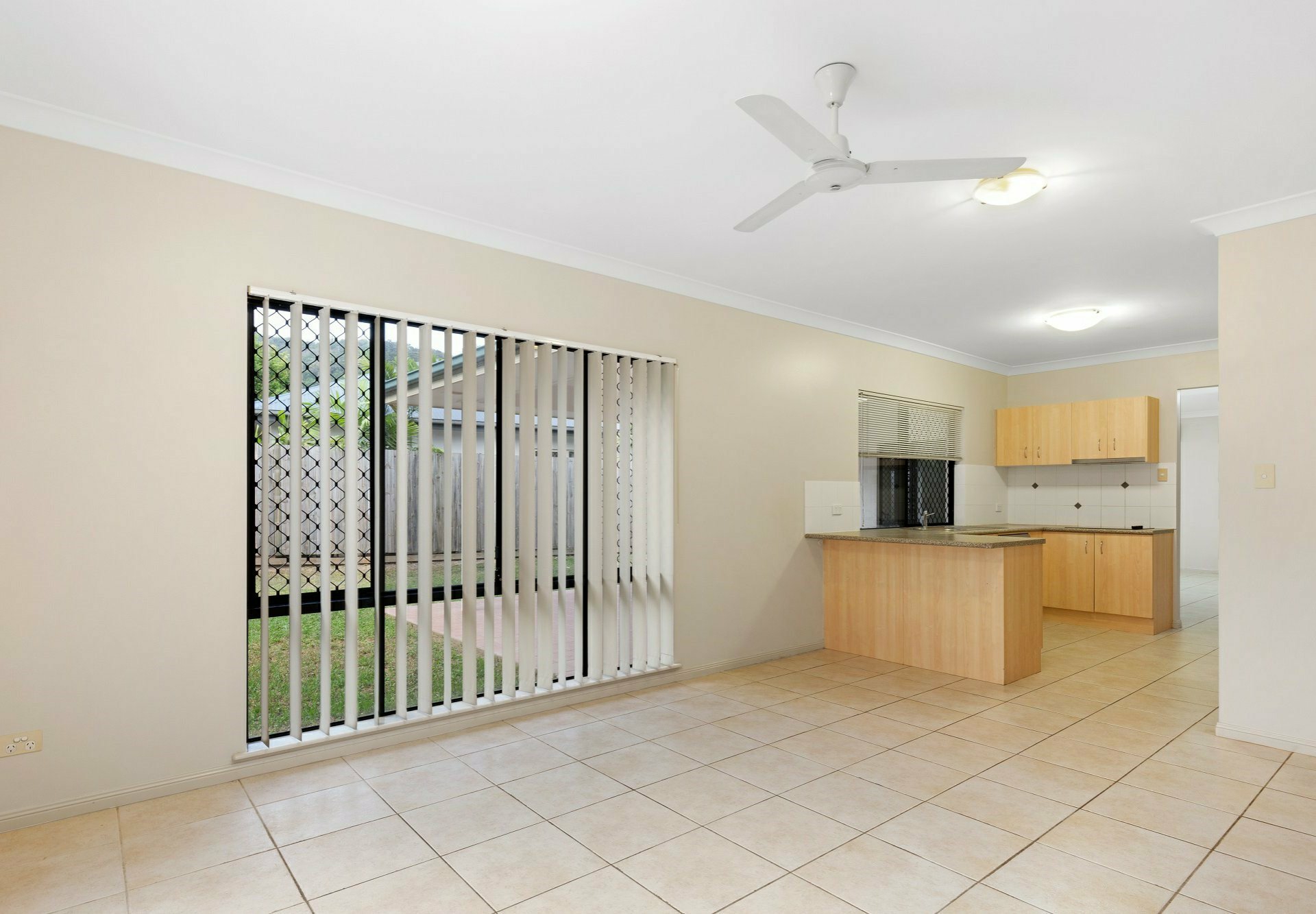 2 Aroona Street, CARAVONICA