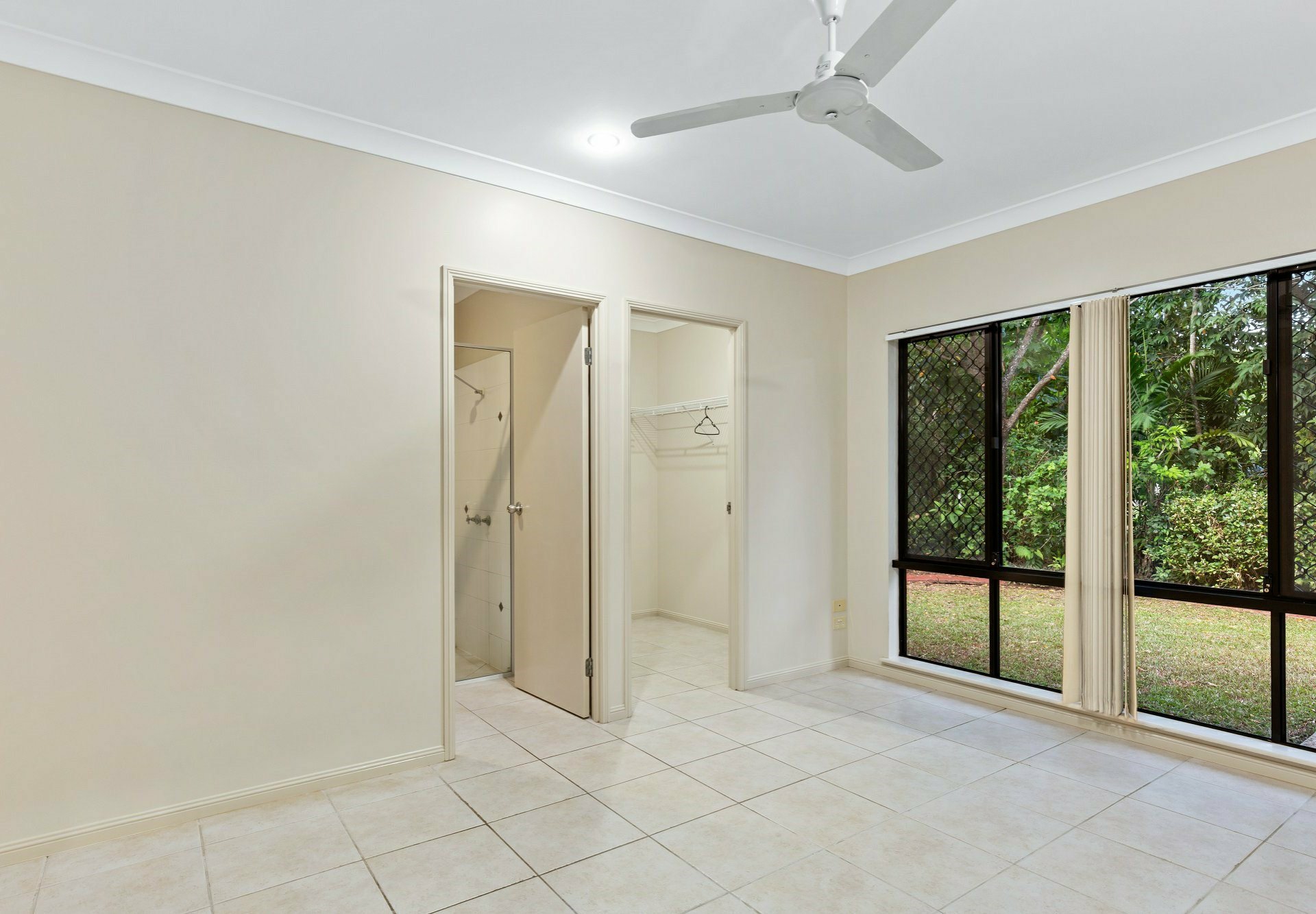 2 Aroona Street, CARAVONICA