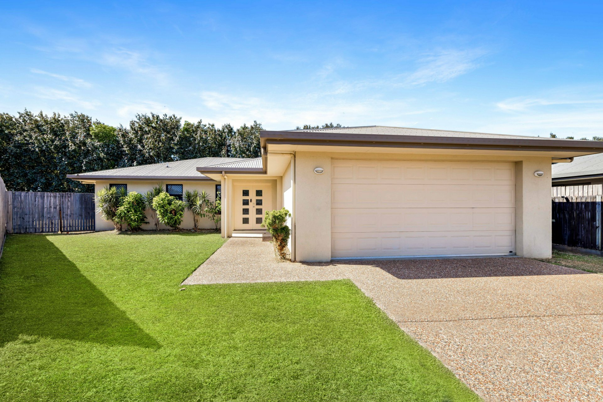 5 Mallory Close, Edmonton