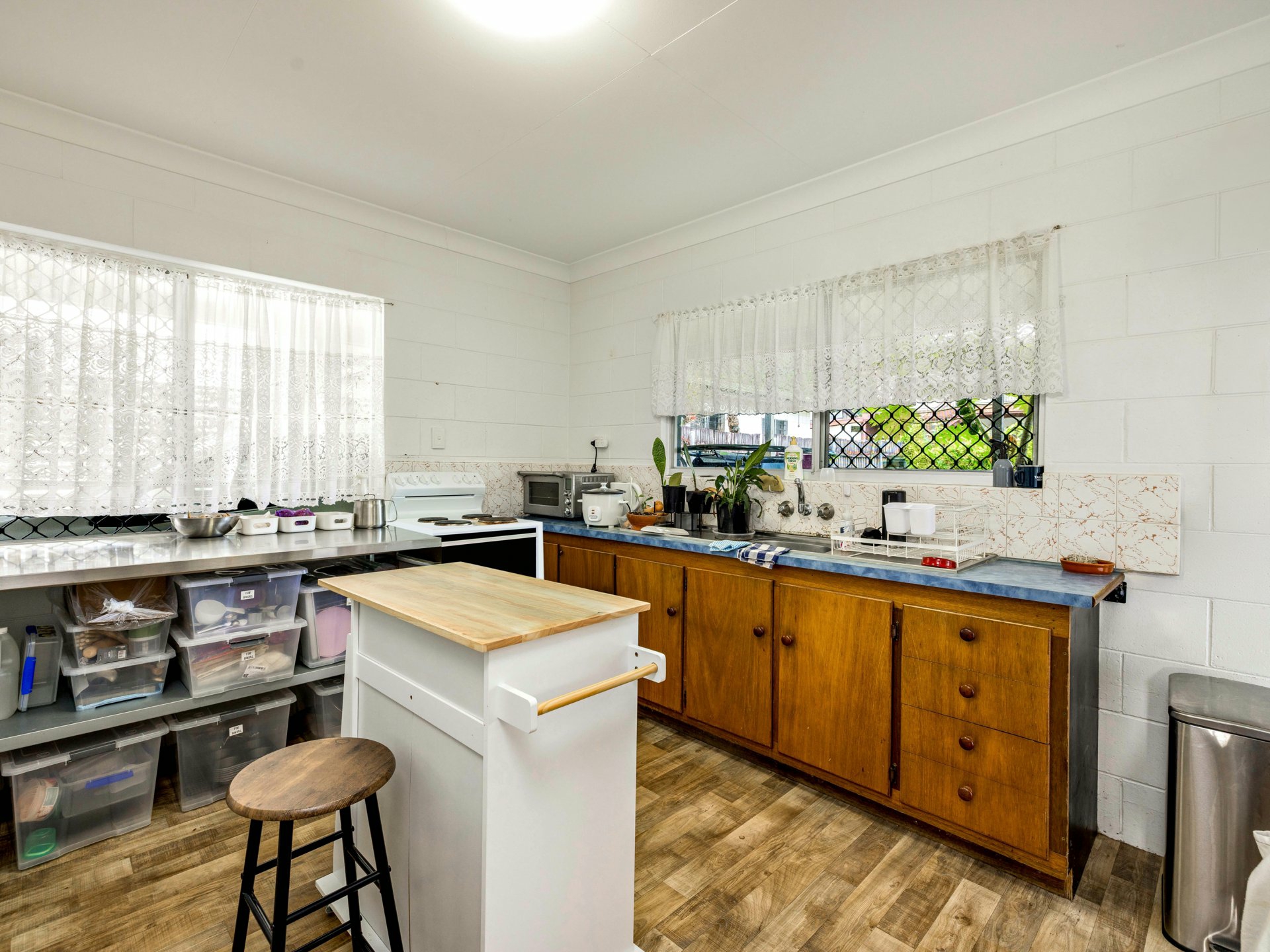 114 Balaclava Road — photo 4 of 11