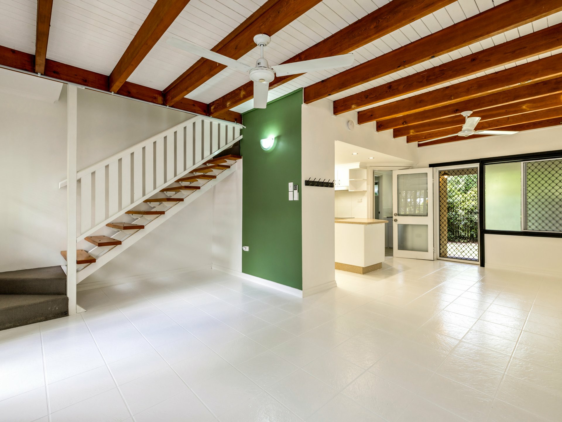 37/404-418 McCoombe Street — photo from LJ Hooker Cairns Edge Hill