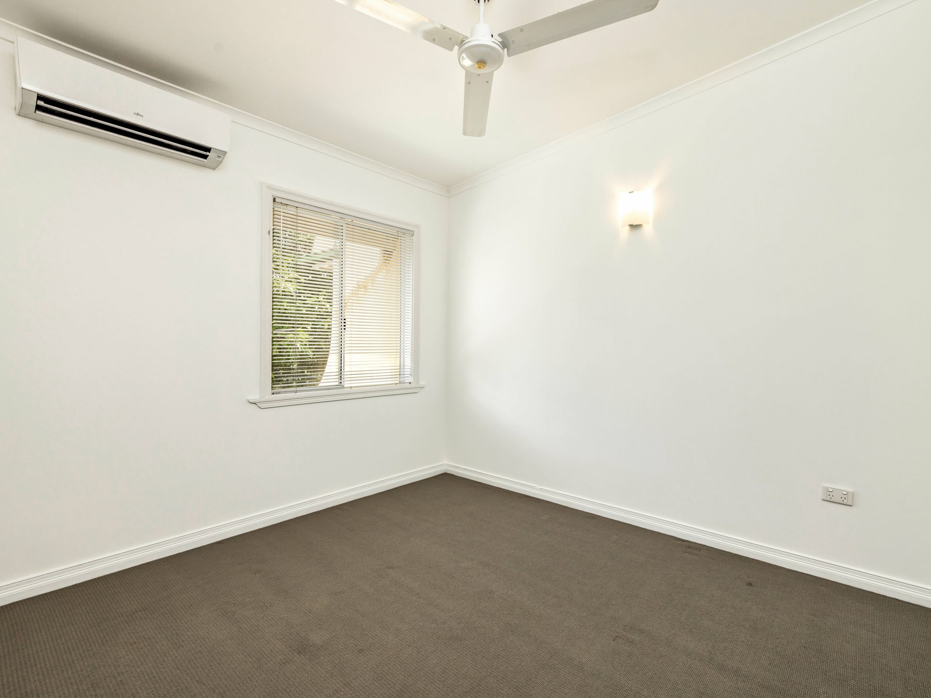 37/404-418 McCoombe Street — photo 6 of 8