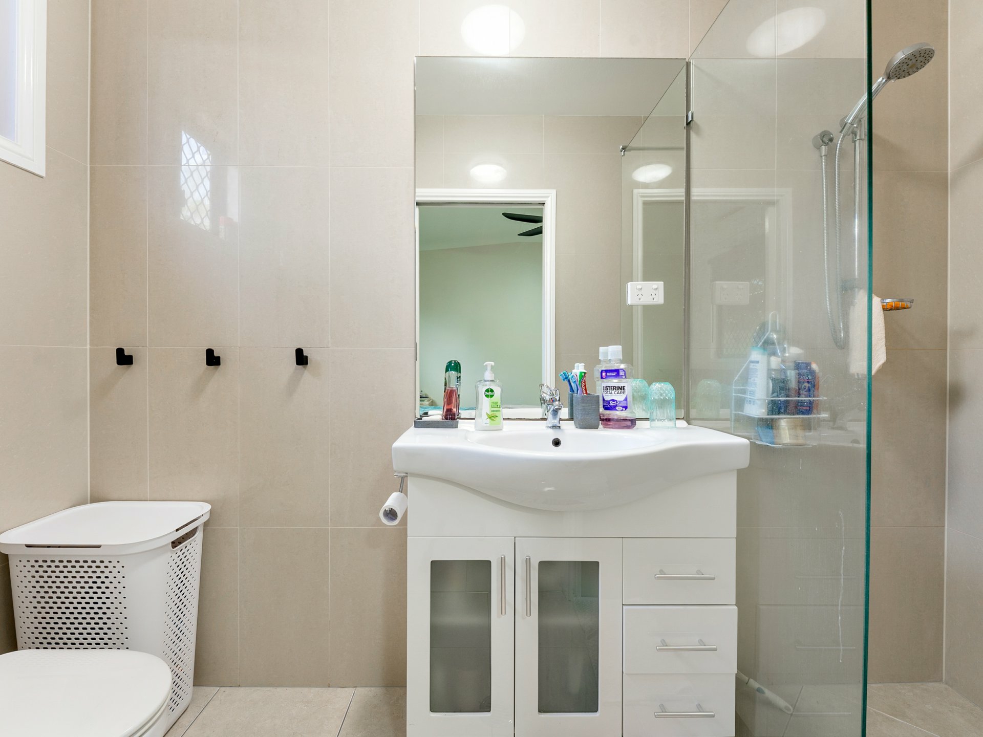 32 Howe Street — photo 6 of 16