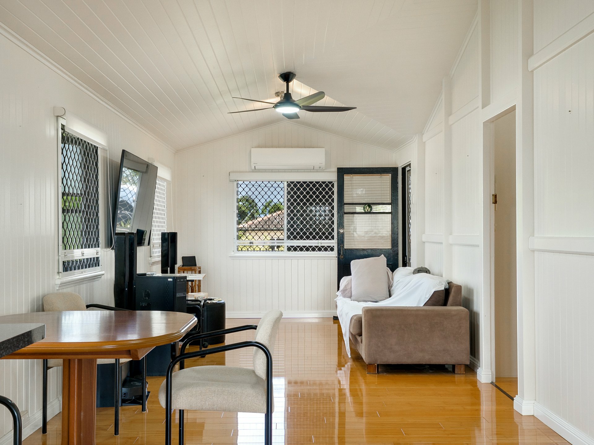 32 Howe Street — photo 10 of 16