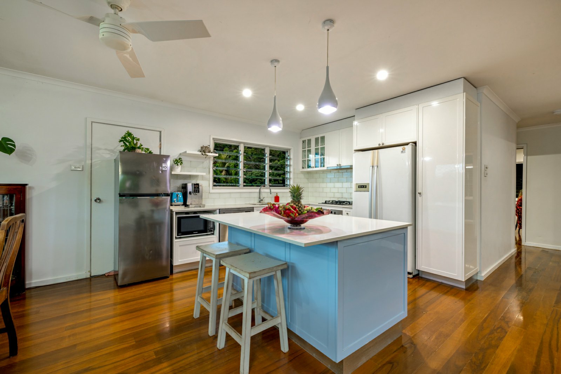 118 Hillview Crescent — photo 8 of 17