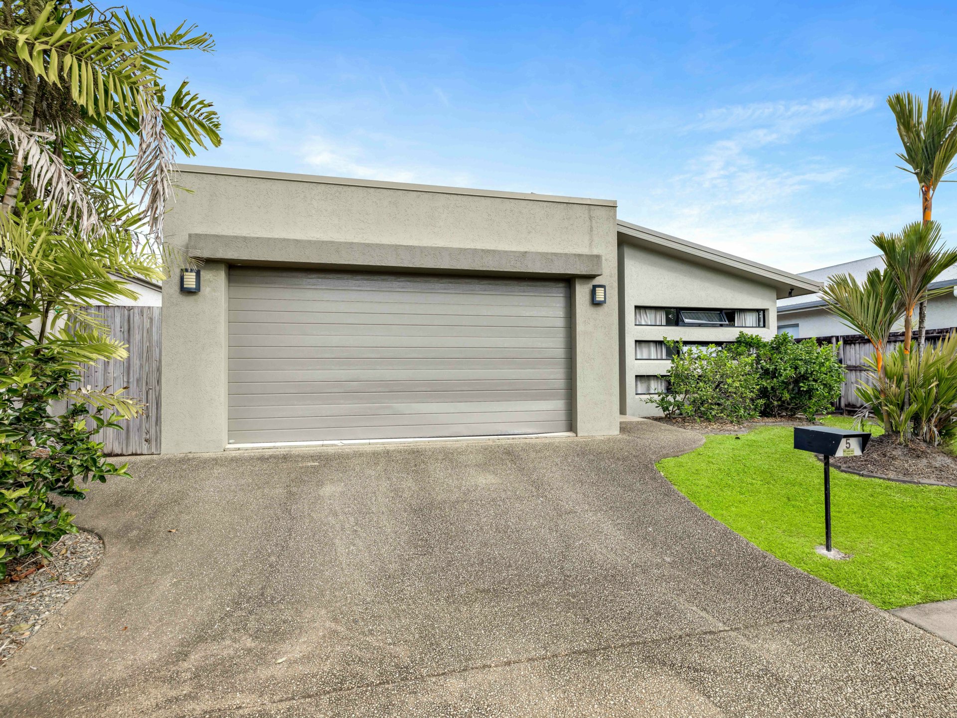 5 Homevale Entrance — photo 12 of 13