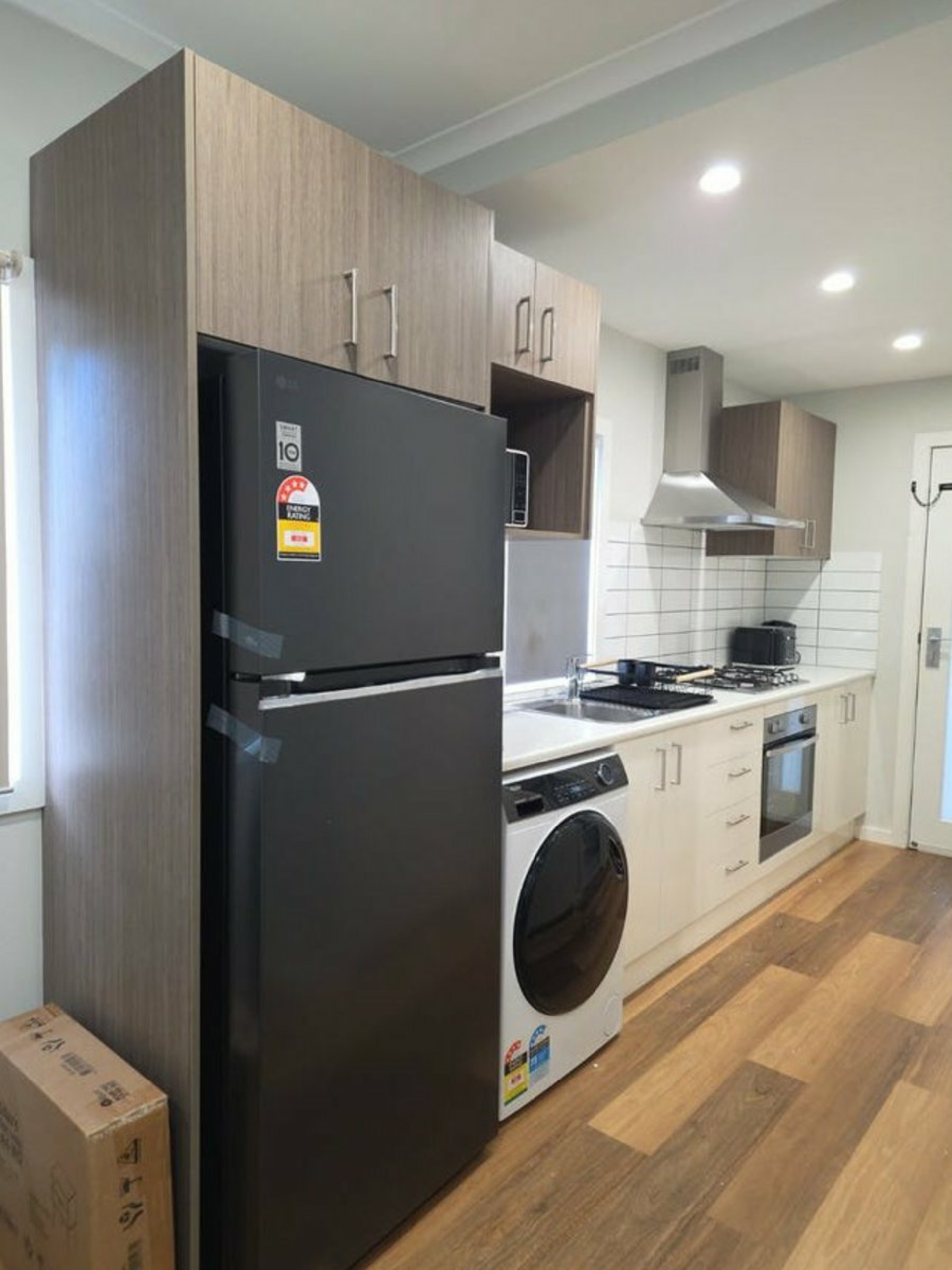 1B/281 Severin Street — photo 2 of 9