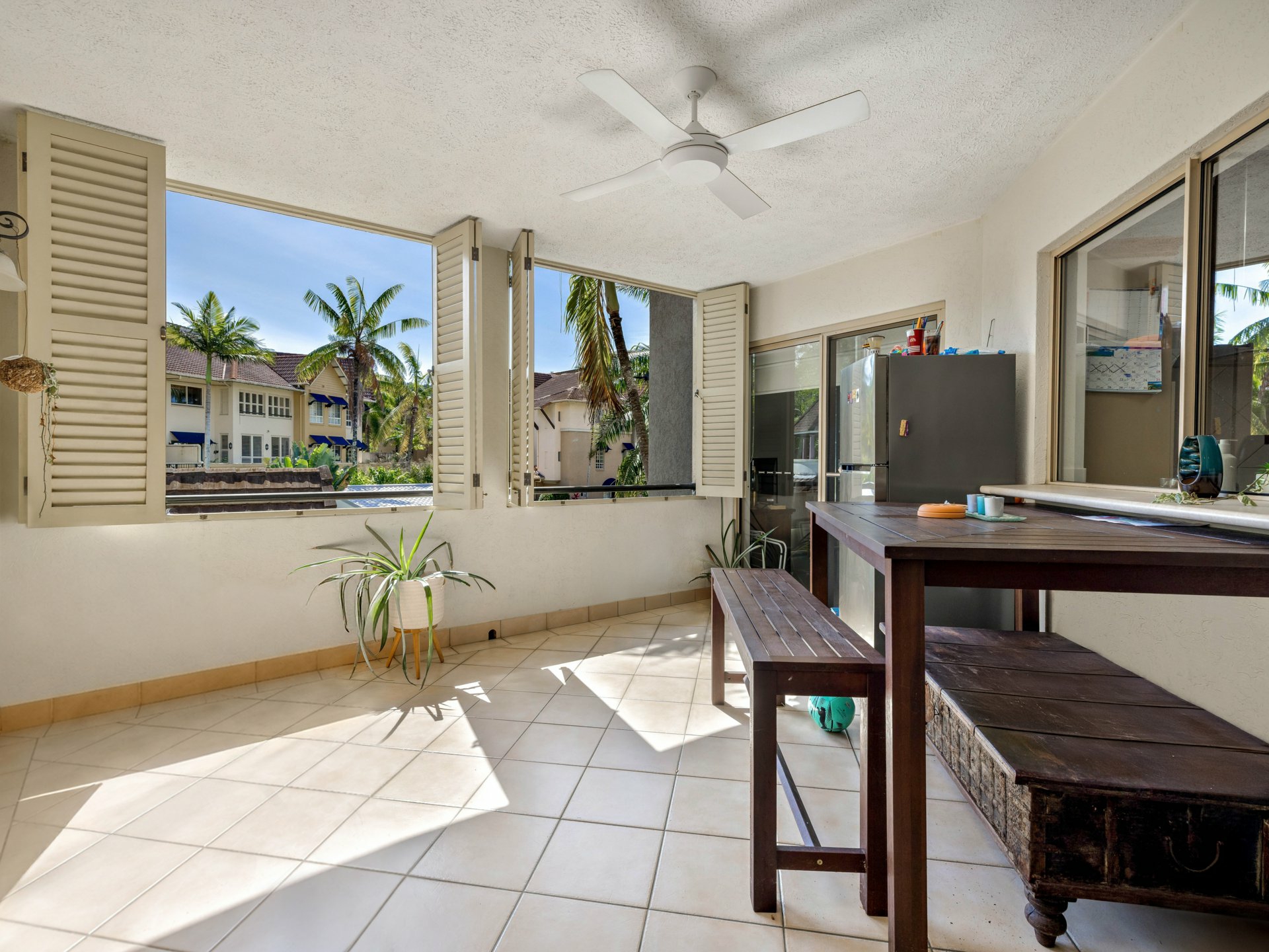 805/2-10 Greenslopes Street — photo 4 of 8