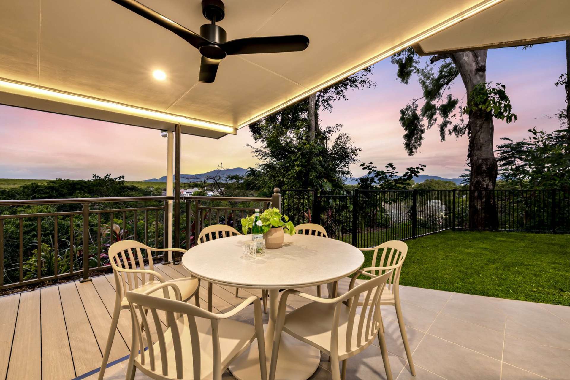 Unit 1/22-24 Collins Avenue — photo from LJ Hooker Cairns Edge Hill