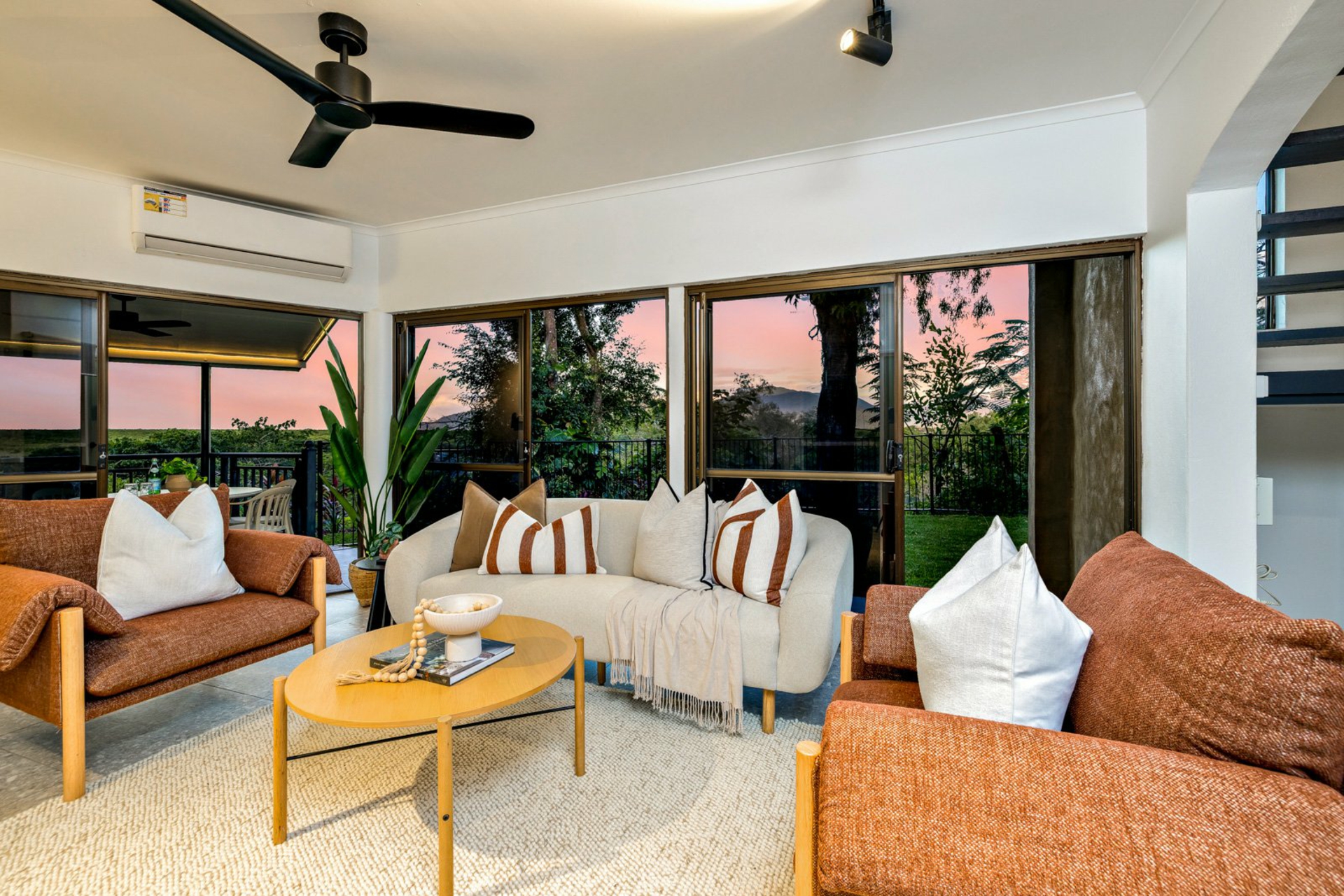 Unit 1/22-24 Collins Avenue — photo 2 of 25