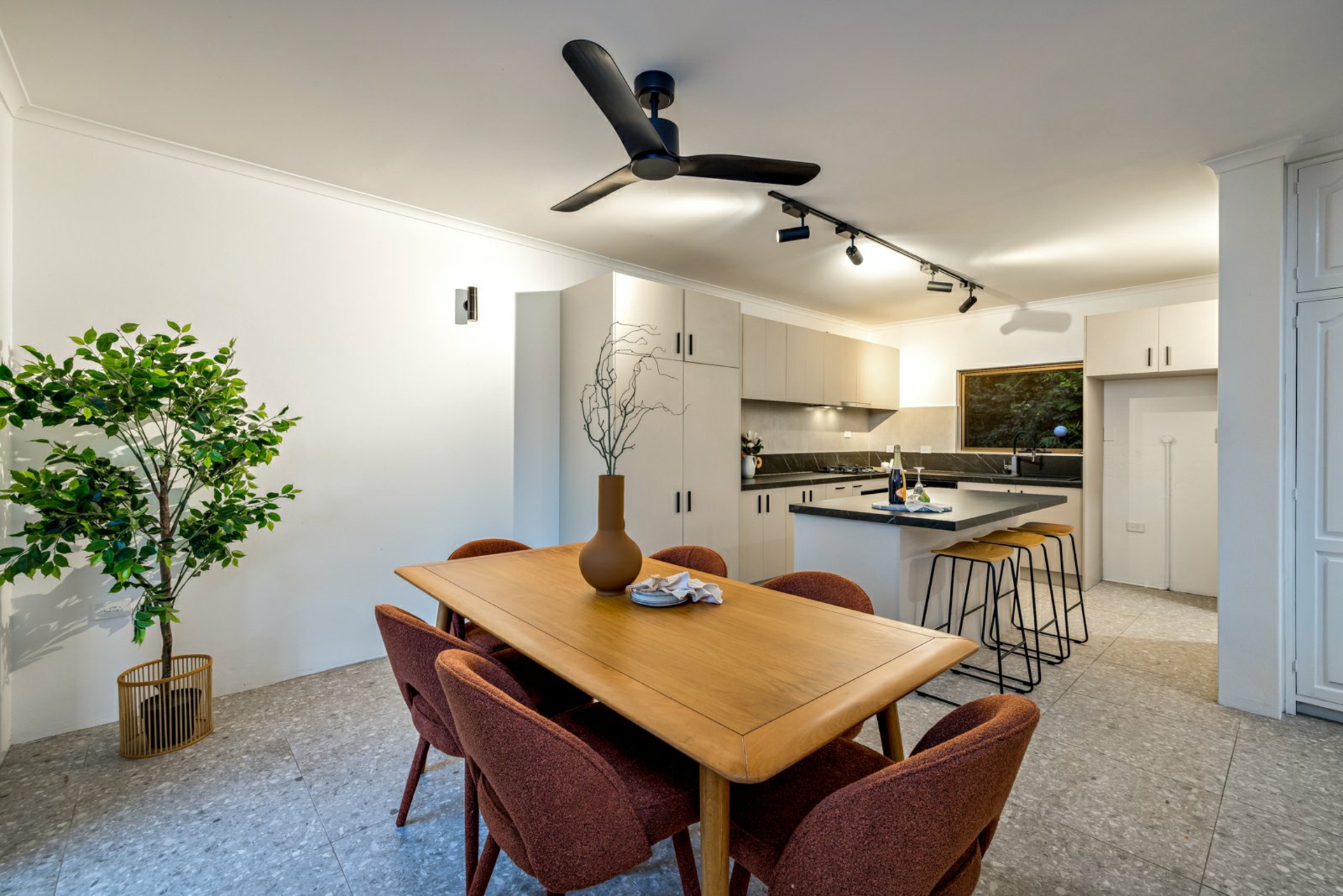 Unit 1/22-24 Collins Avenue — photo 6 of 25