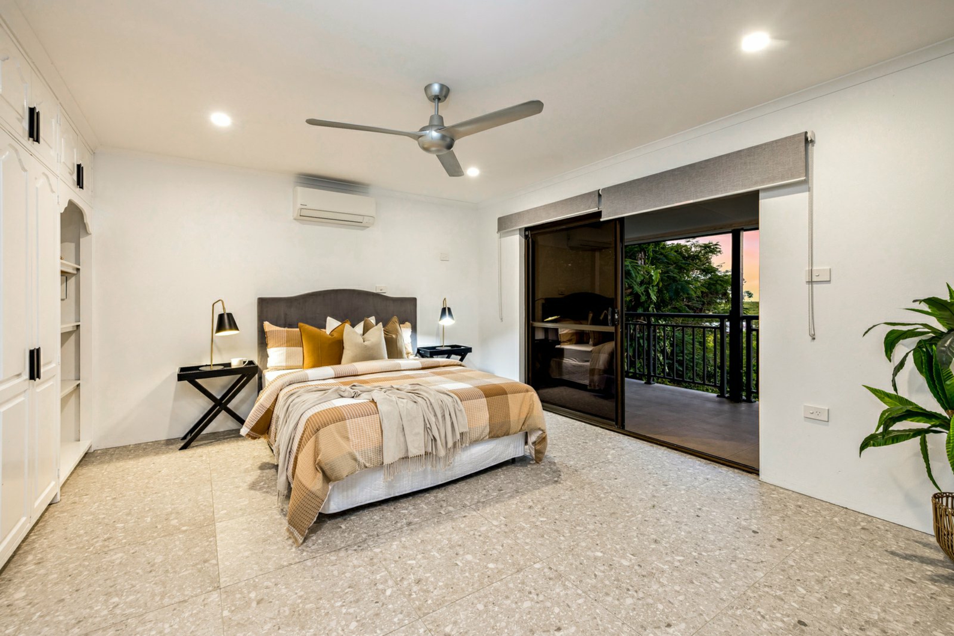 Unit 1/22-24 Collins Avenue — photo 9 of 25